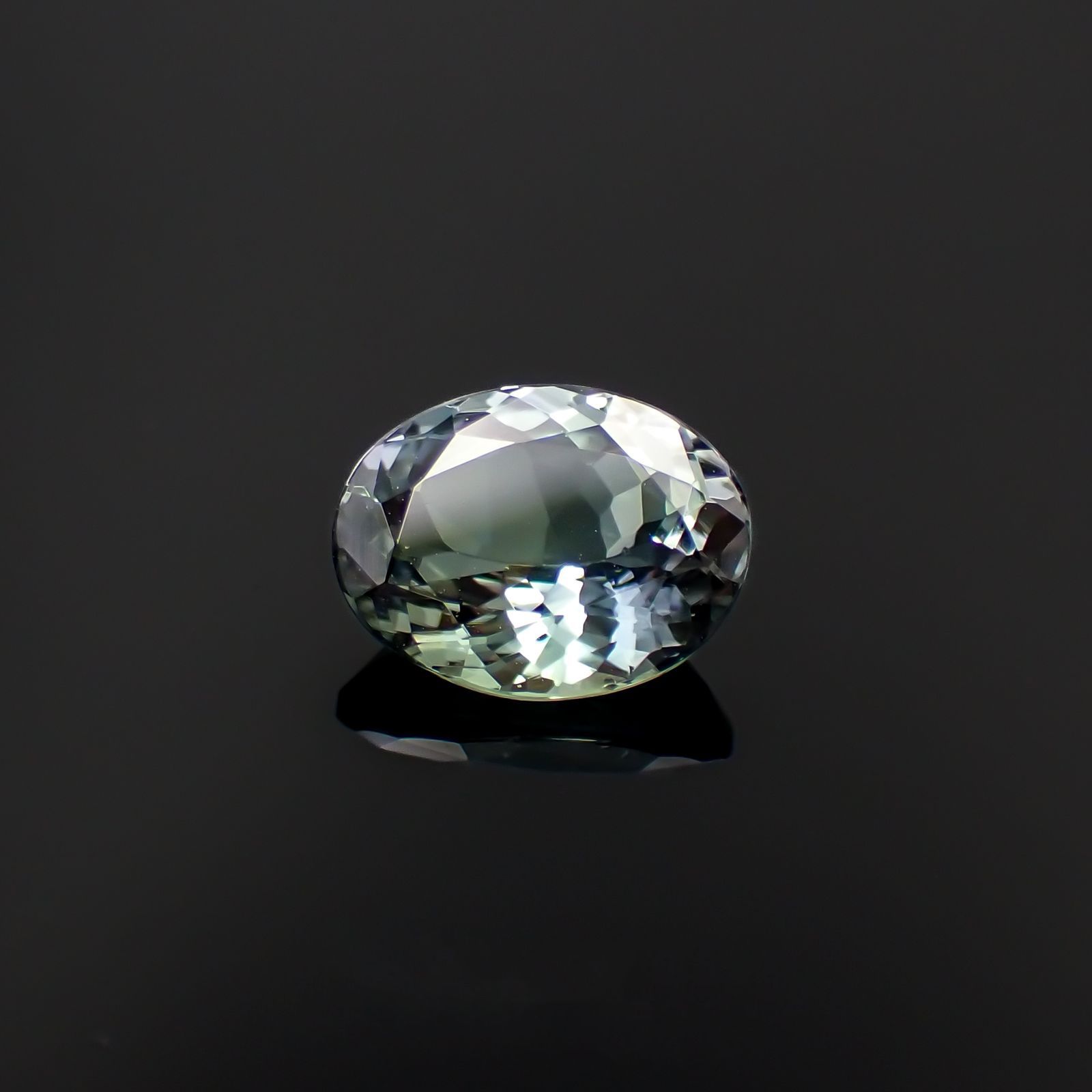 バイカラータンザナイト(宝石名ゾイサイト)タンザニア産 2.00ct 識別済[221119005]9.3x7mm前後