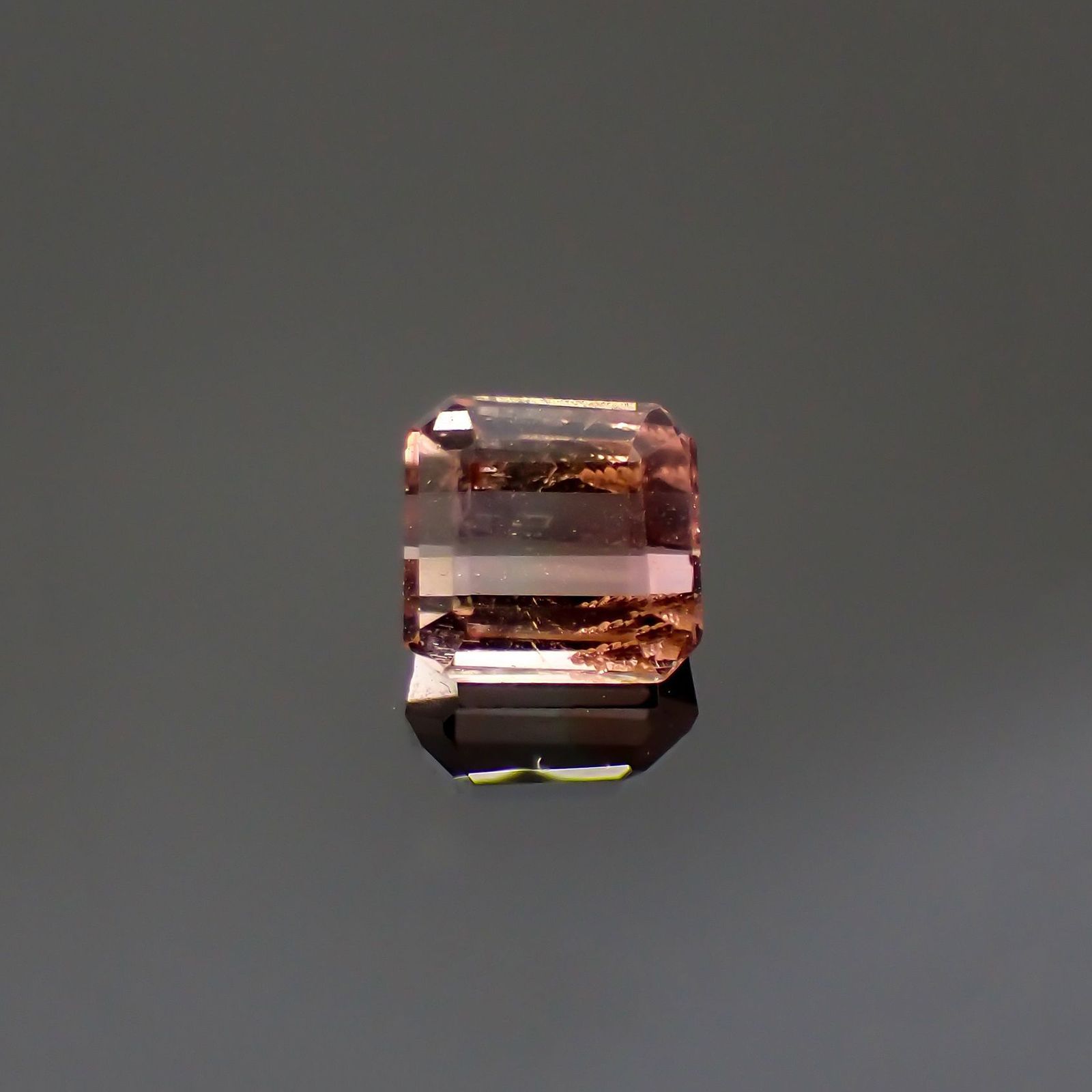 ローズピンクトルマリン(宝石名ピンク・トルマリン)ブラジル/アフリカ産 0.65ct 識別済[220114856]4.6x4.4mm前後