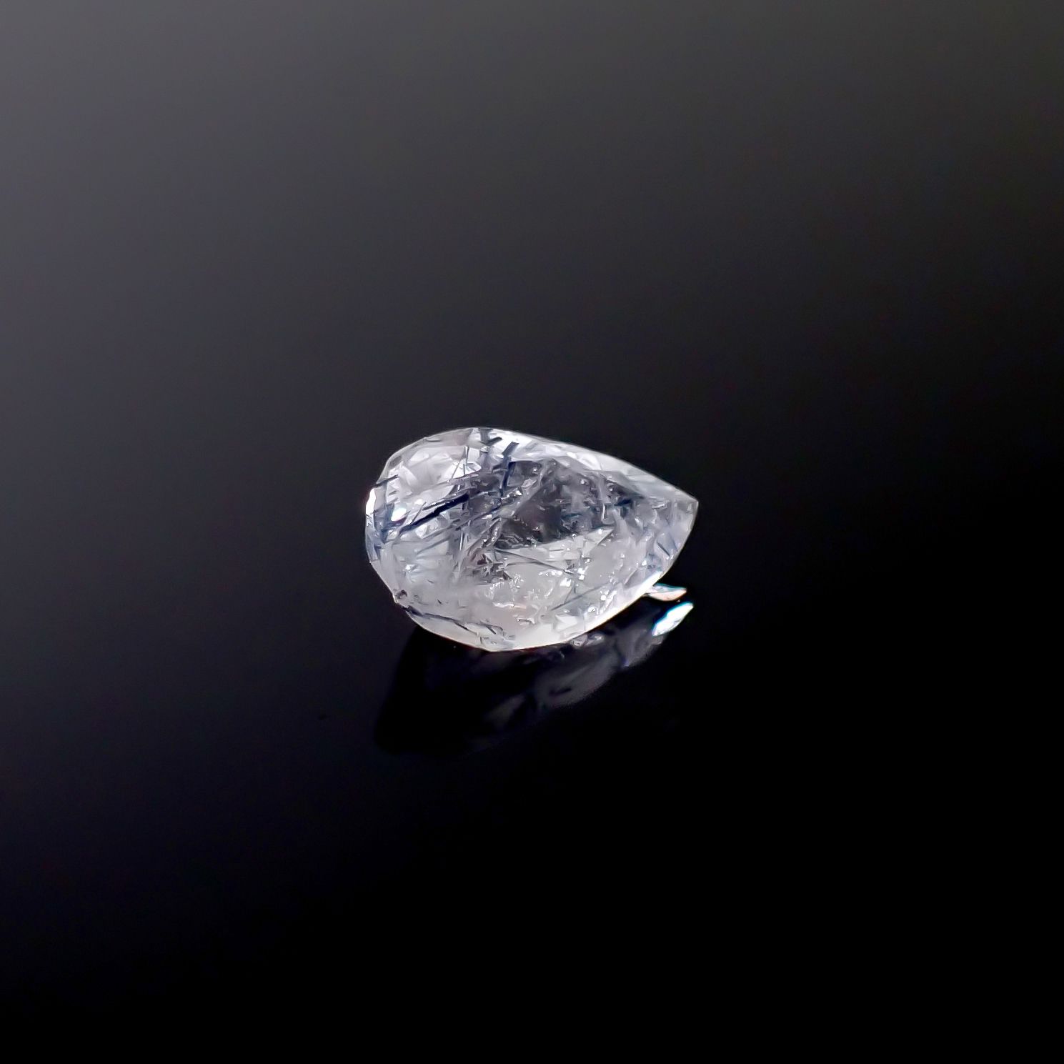 インディゴライトインクォーツ ブラジル産 1.12ct [241229606]9.6x6.1mm前後