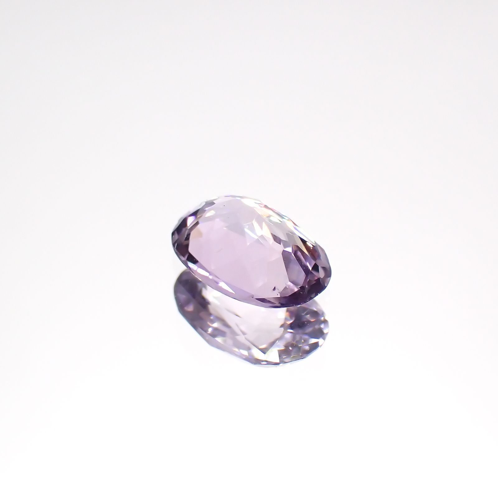 マリアライト フルオレッセンス(宝石名パープル・スキャポライト)スリランカ産 0.68ct 識別済[220114883]7.5x5.1mm前後