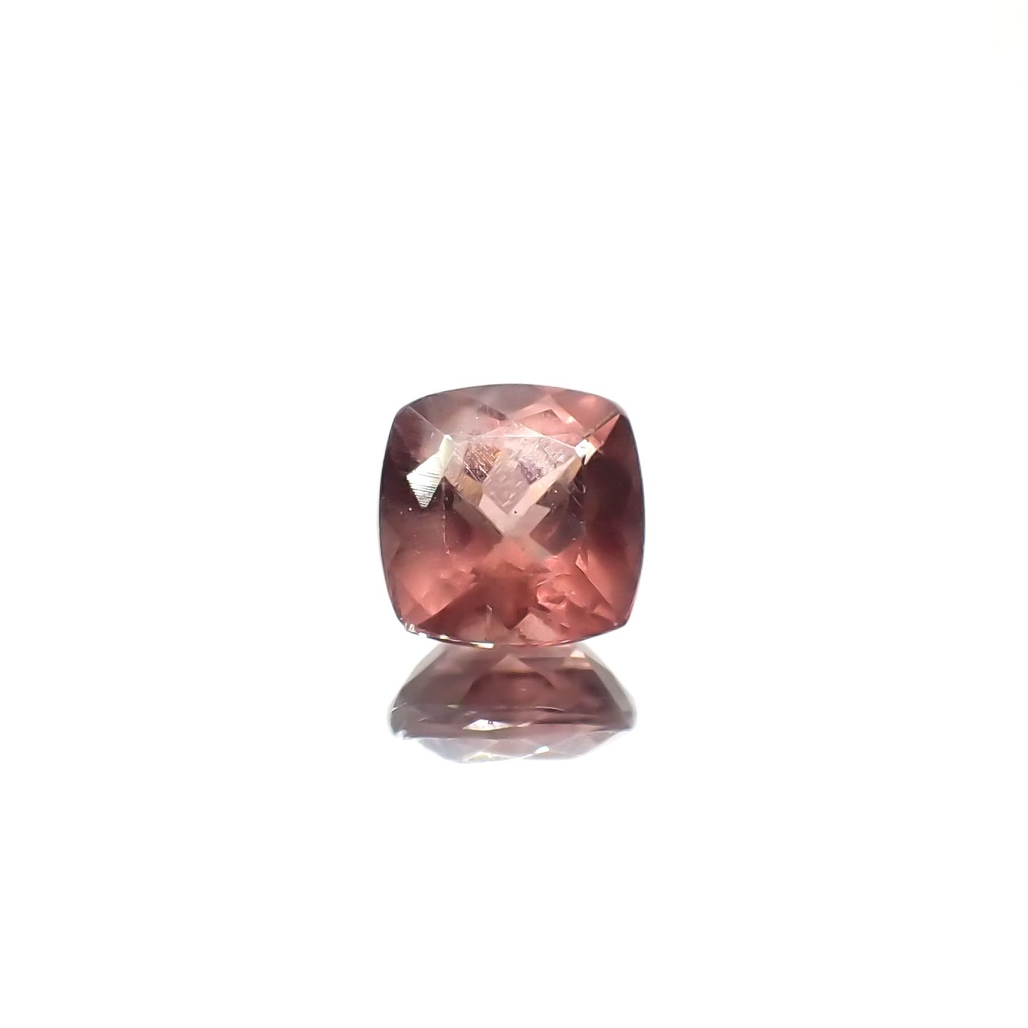 ピンクアパタイト ブラジル産 1.42ct [251224927]6.6x6.5mm前後