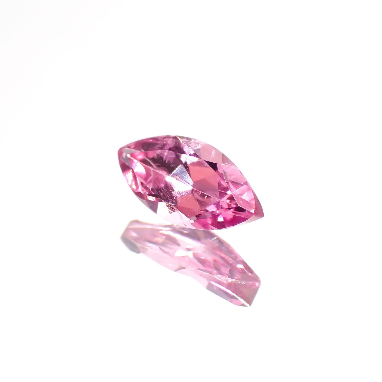ホットピンクスピネル(宝石名ピンク・スピネル)タンザニア産 0.41ct 識別済[230823039]7x3.4mm前後