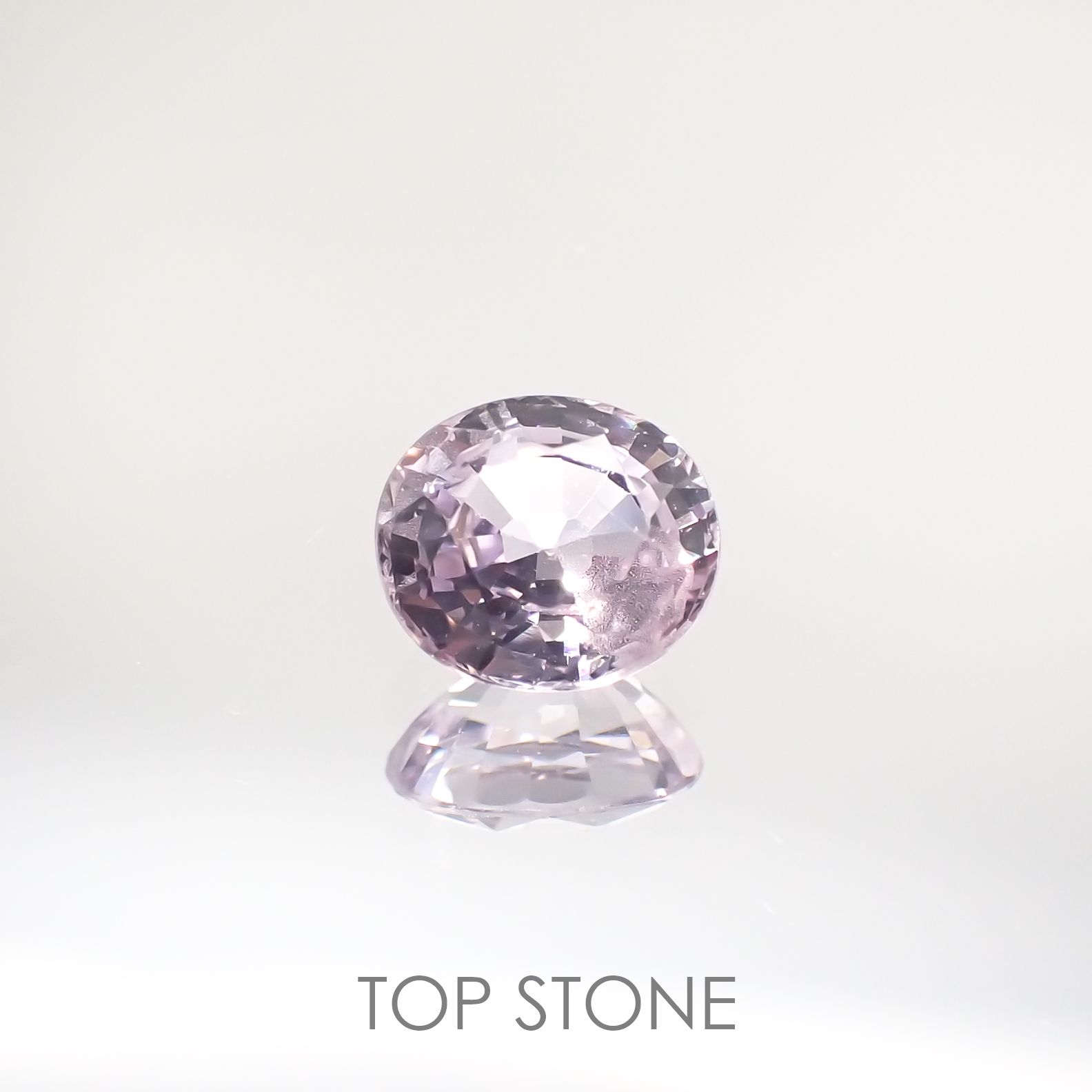 ラベンダーサファイア(宝石名サファイア) マダガスカル/スリランカ産 0.94ct 識別済[210812503]6.2×5.4mm前後