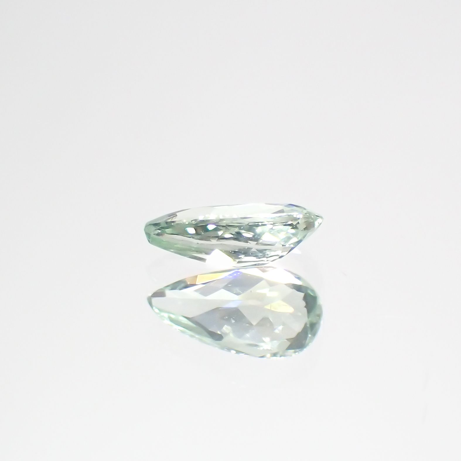 コーネルピン タンザニア産 0.12ct[231023859]4.8x2.5mm前後