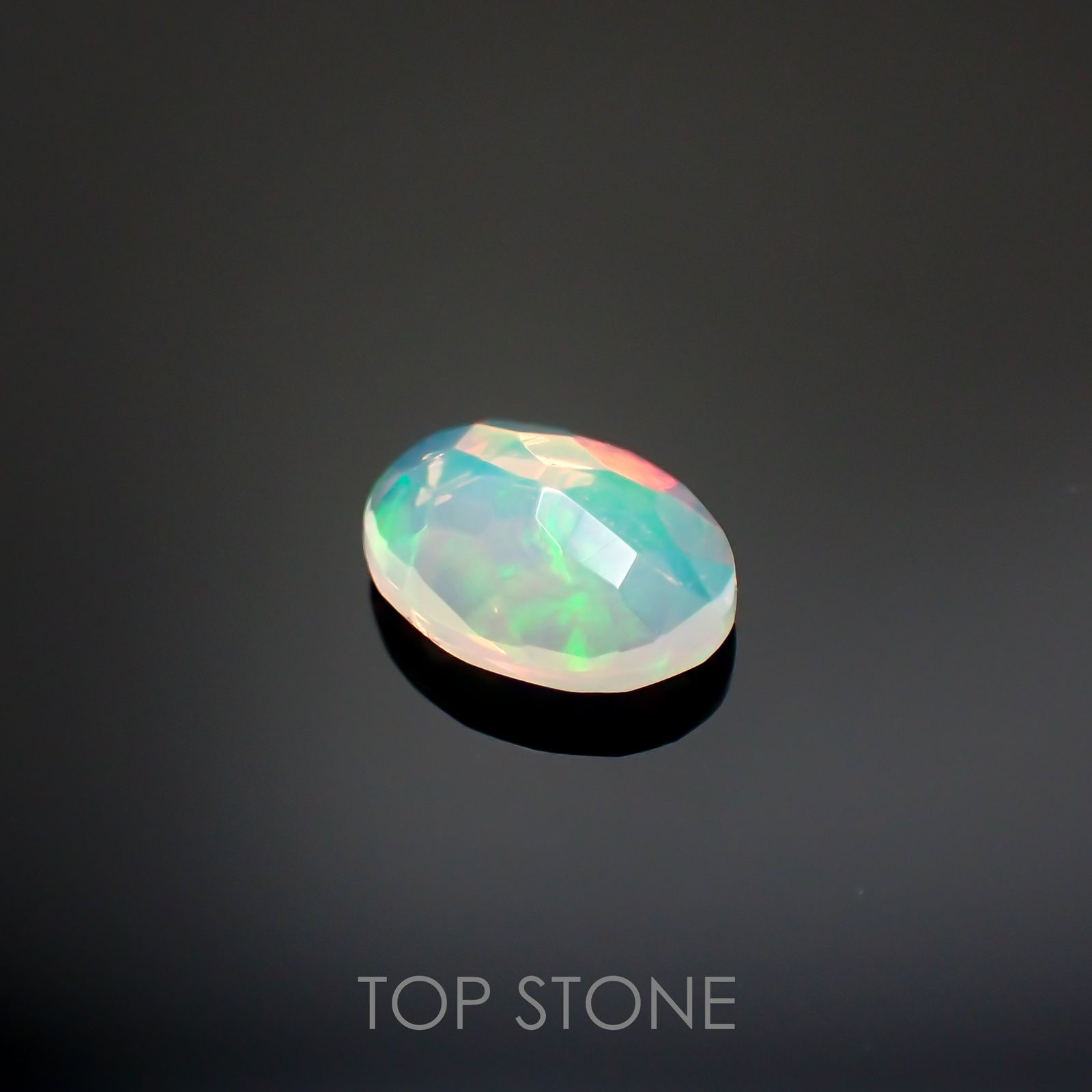 エチオピアオパール(宝石名オパール)エチオピア産 0.63ct 識別済[220114782]8x6mm前後