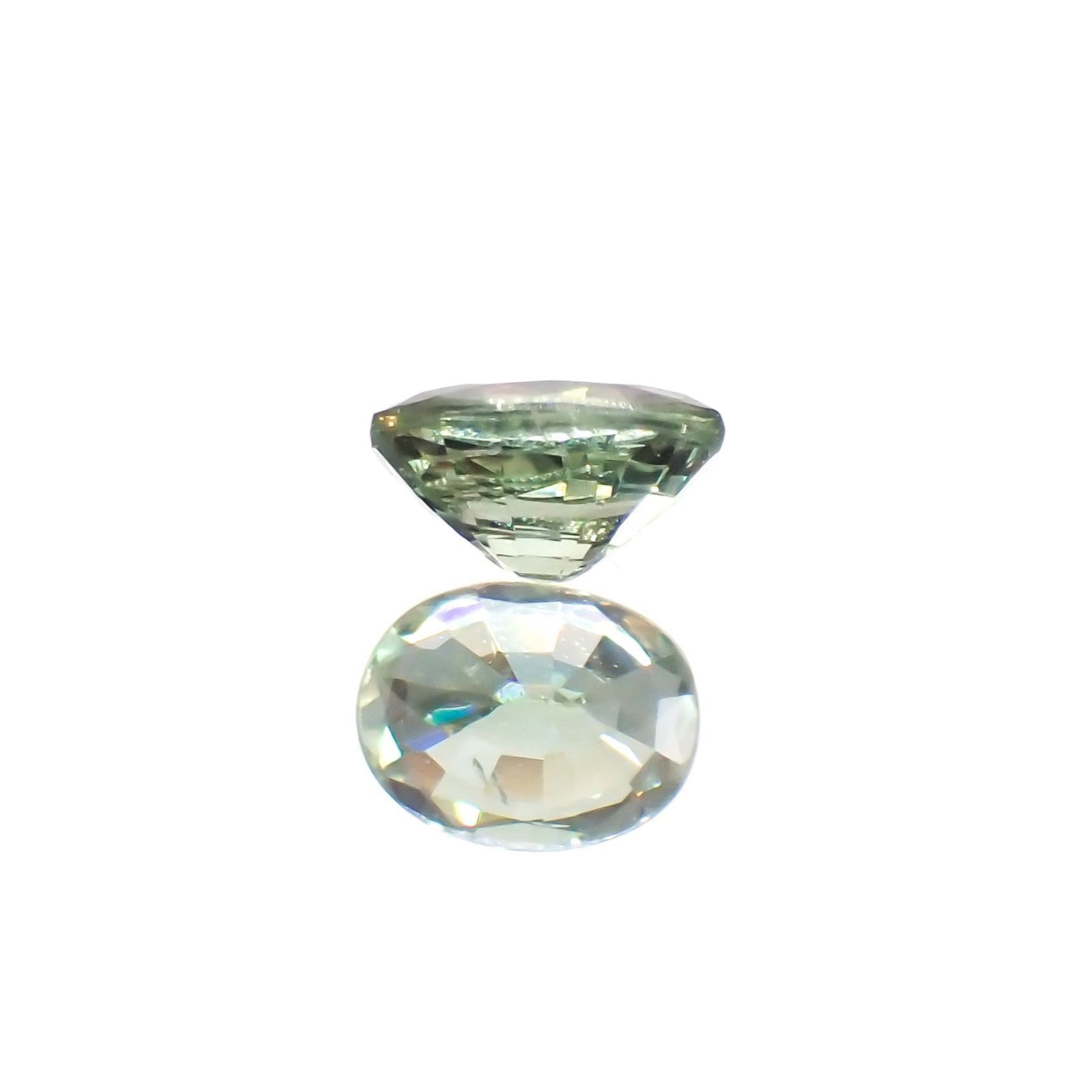 グリーンクリソベリル(宝石名クリソベリル)スリランカ/マダガスカル産 識別済 0.29ct / 4.3x3.4mm前後 [220114472]