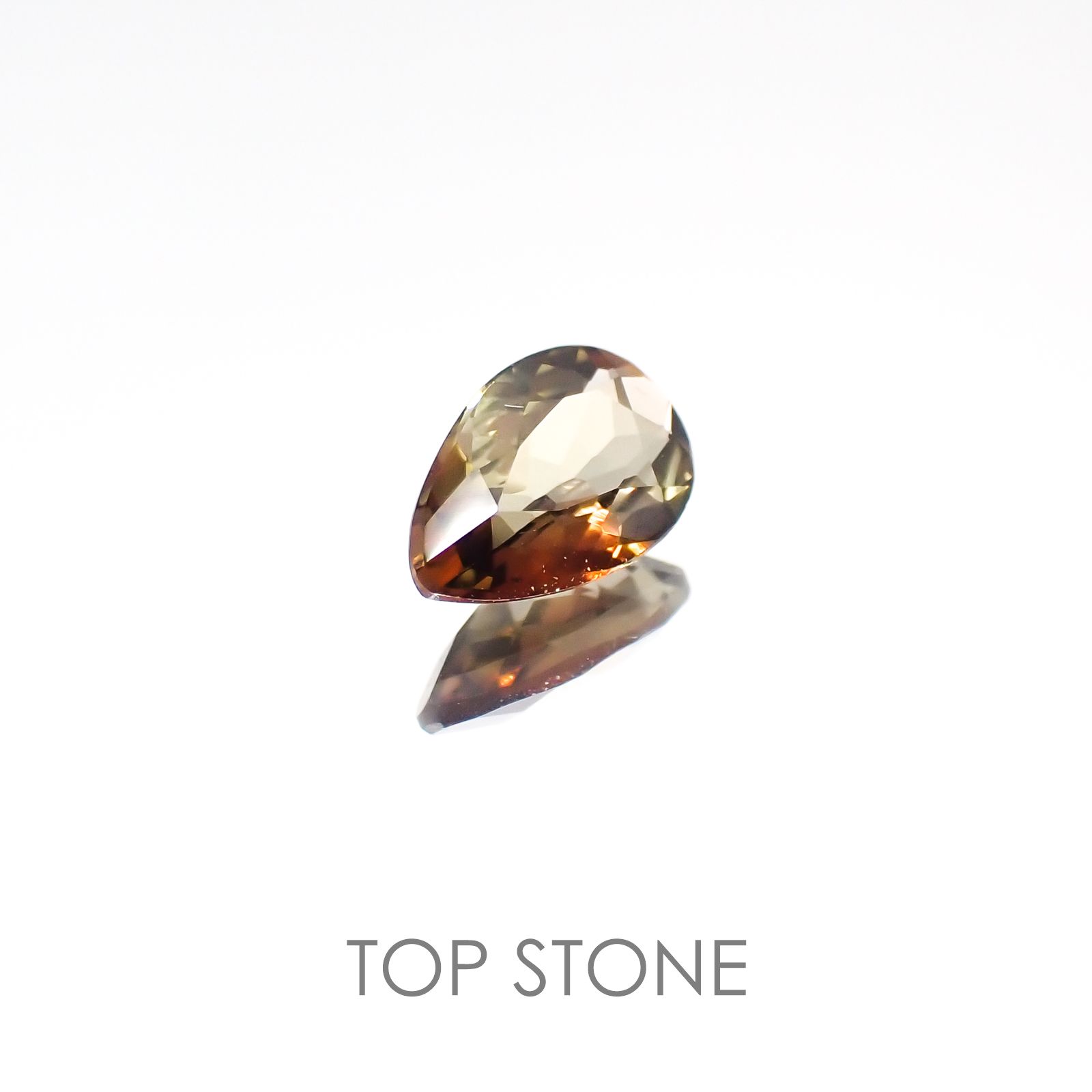 バイカラーアンダリュサイト スリランカ産 ルース 0.36ct[20117467]6.2×3.9mm前後