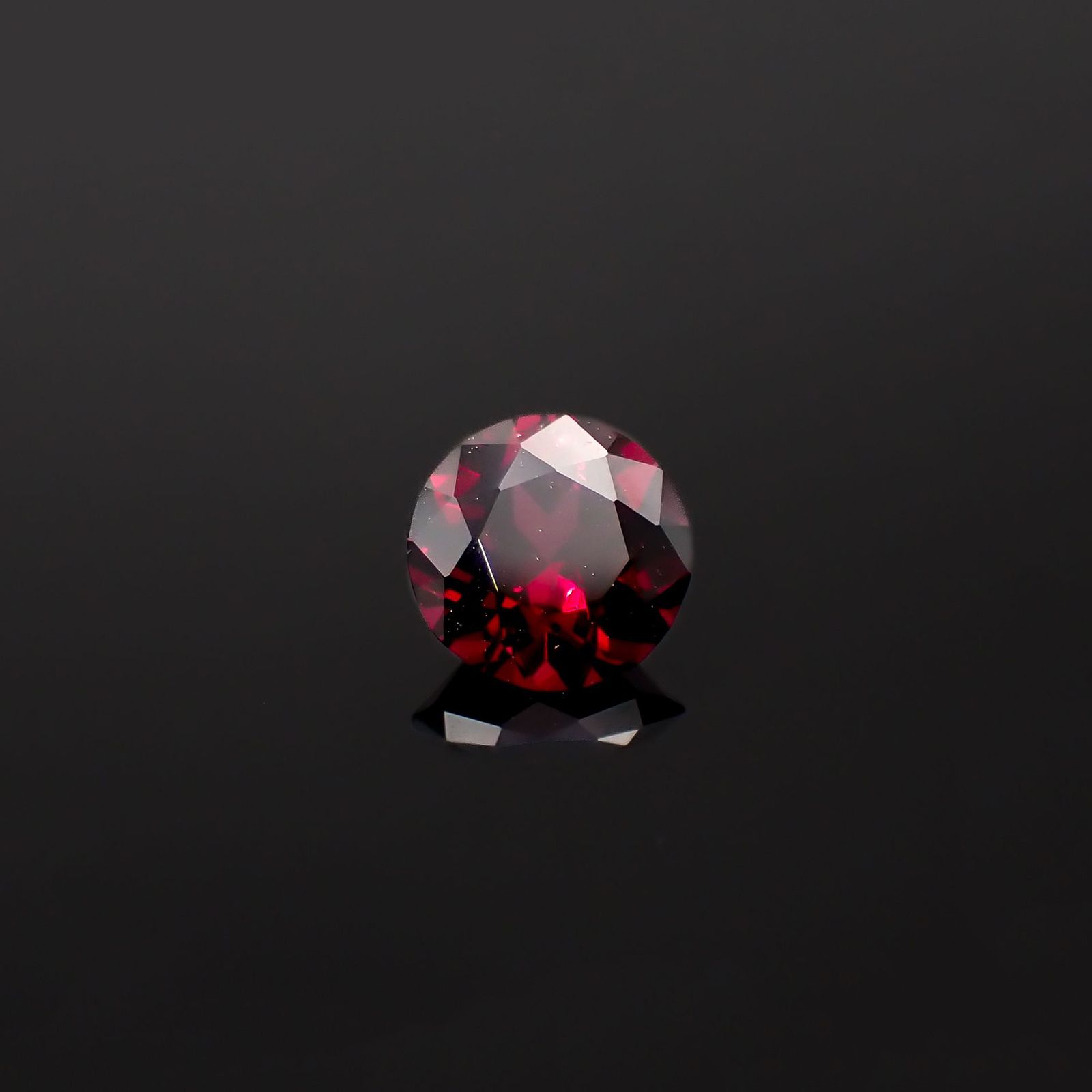 アントヒルガーネット(クロムパイロープガーネット) アメリカ・アリゾナ州産 0.81ct[230722888]6x6mm前後