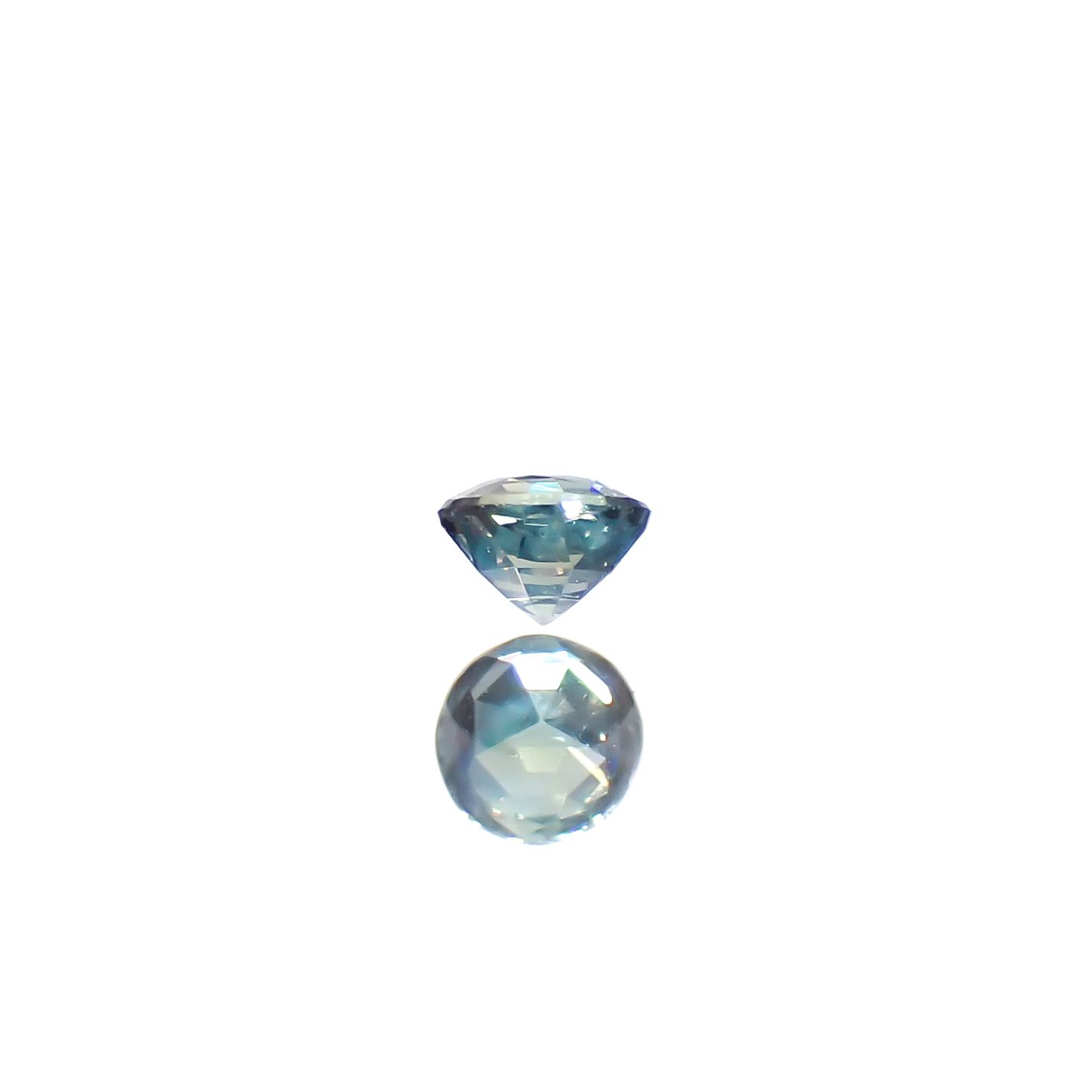 シルキーアレキサンドライト ブラジル産/EmeraldMains社製 0.046ct[240527614]2.1x2.1mm前後