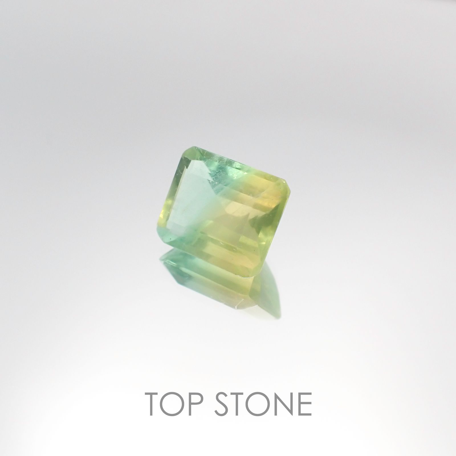 バイカラーフローライト ブラジル産 ルース 5.46ct[20106380]10.9×9mm前後