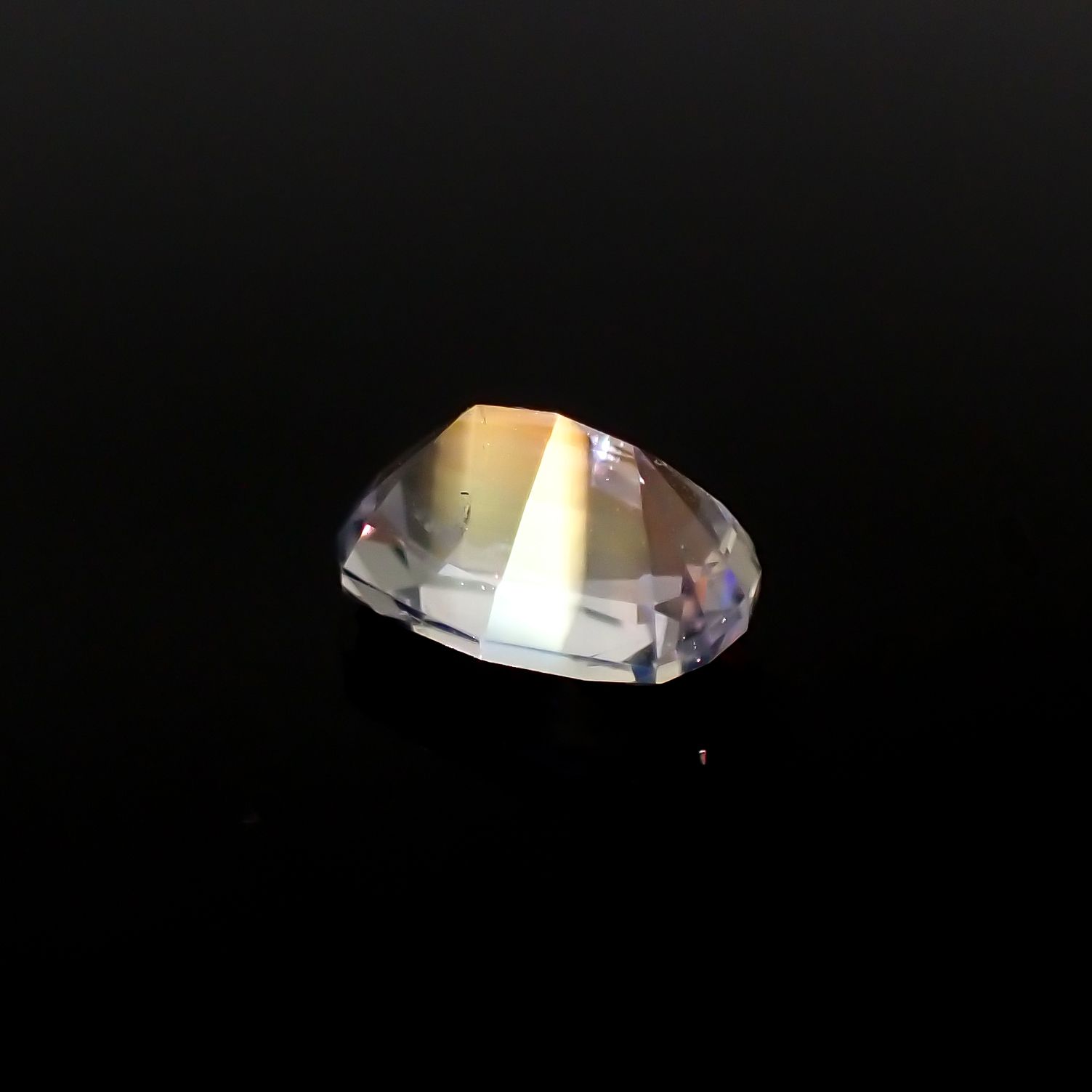◇カスタムカット◇レインボームーンストーン マダガスカル産 0.85ct[230923433]7.2x4.8mm前後