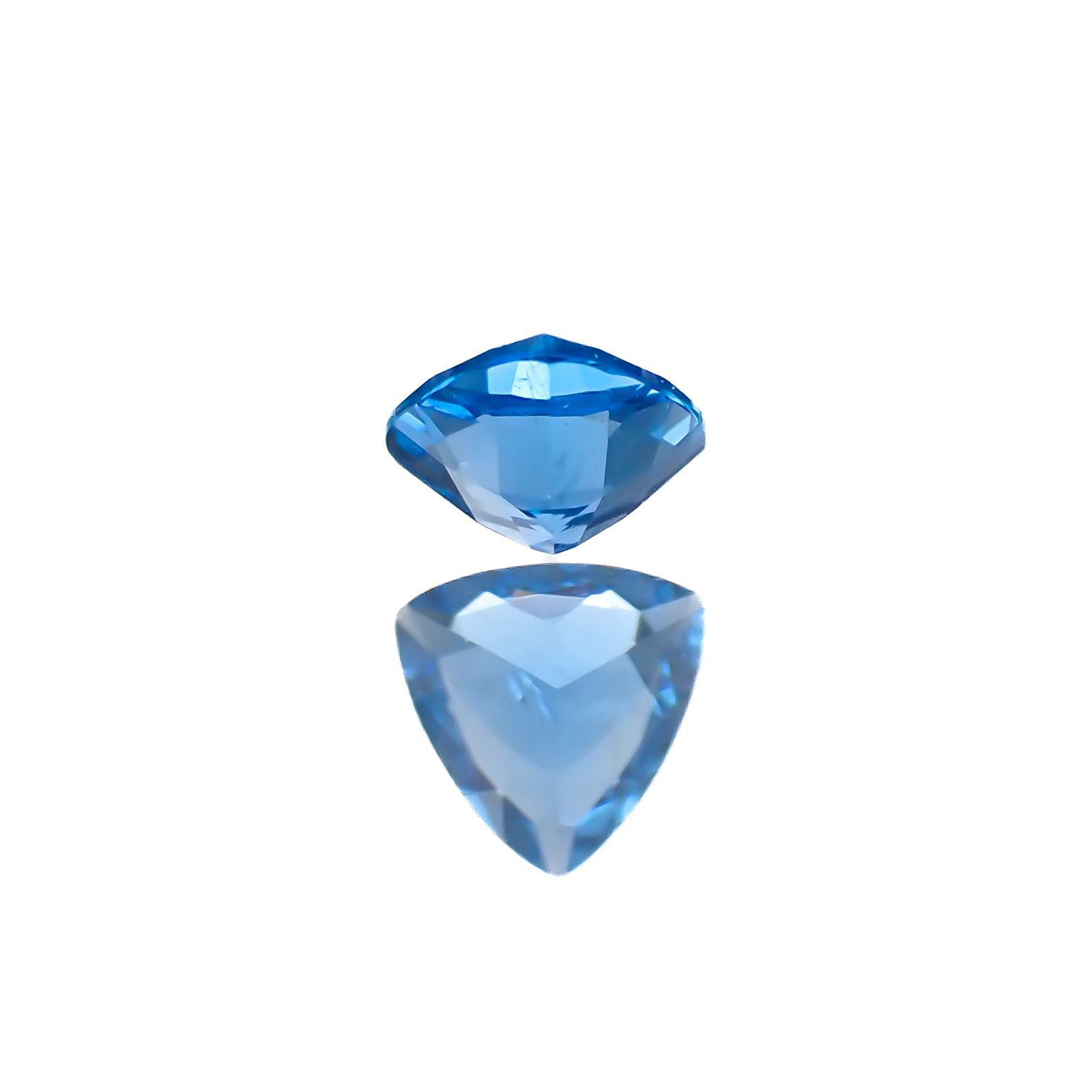 アウイナイト フルオレッセンス(宝石名アウイナイト)ドイツ産 0.16ct 識別済[220917690]3.9x4mm前後