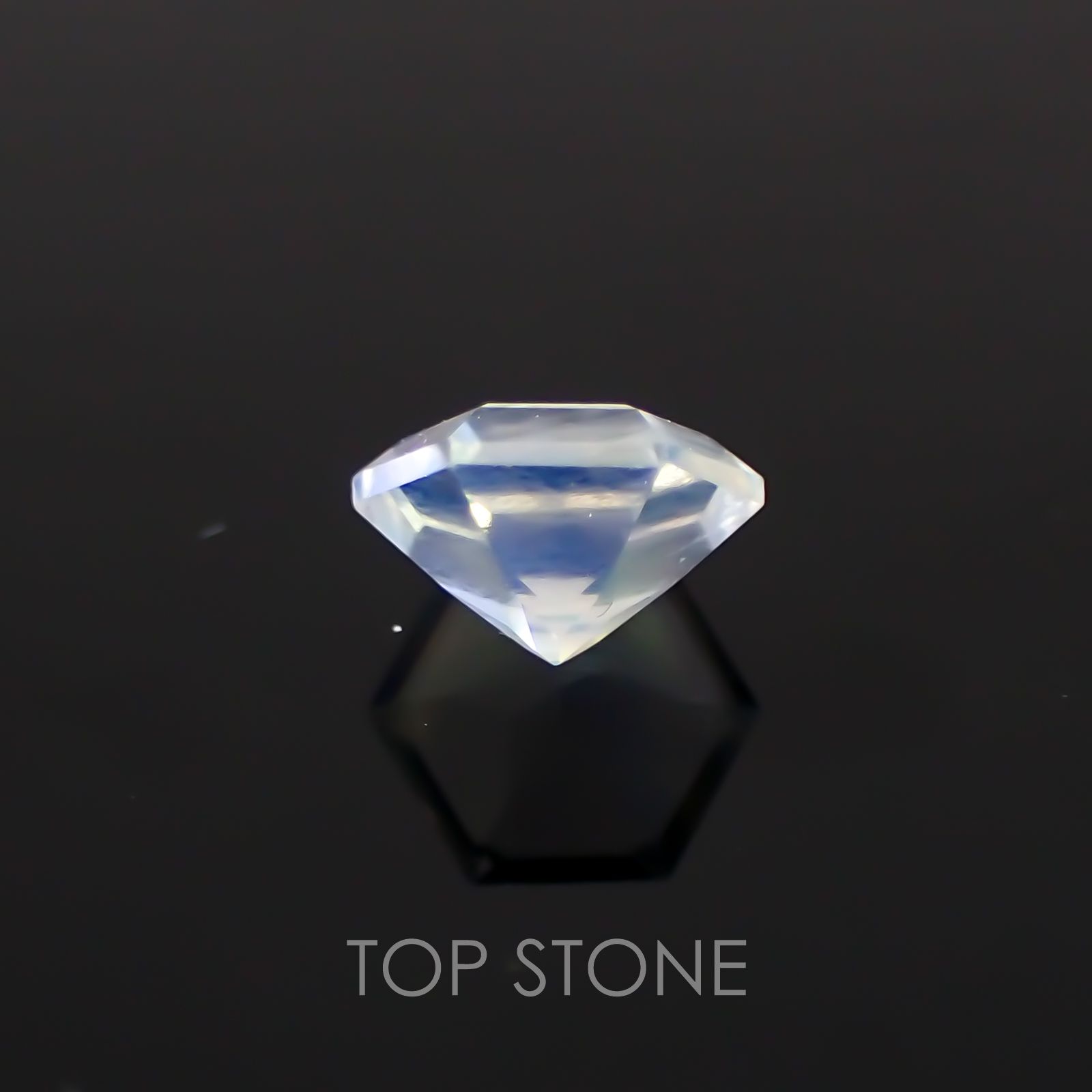 ◇ヘキサゴンカット◇レインボームーンストーンSA(宝石名アンデシン・ラブラドライト) インド・タミルナードゥ産 0.51ct 識別済[21019513]5×5mm前後