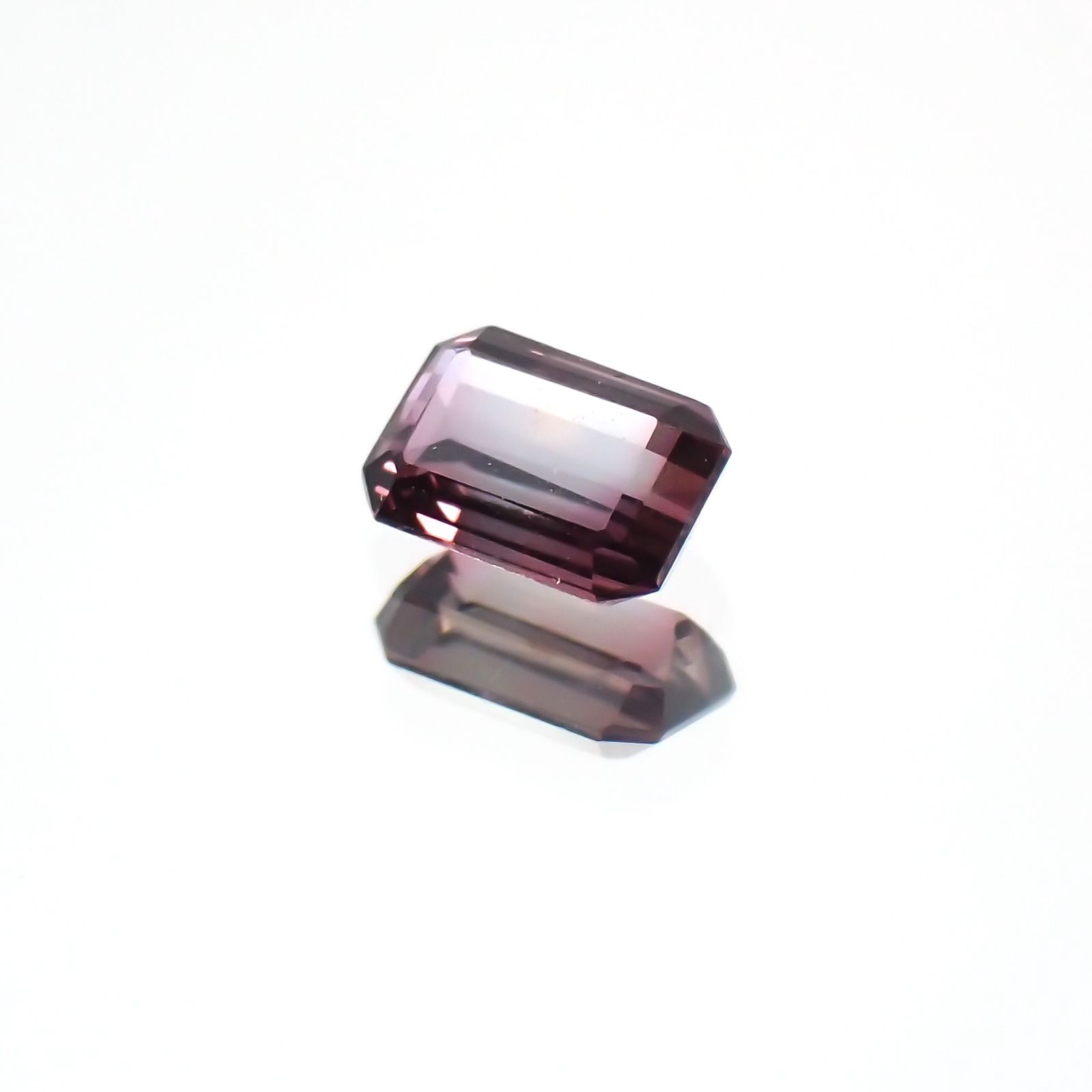バイカラーサファイア(宝石名バイカラー・サファイア) タンザニア産 0.23ct 識別済[21069755]4×2.8mm前後