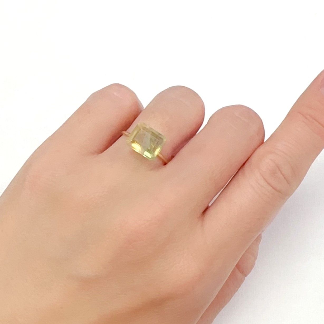 パーティカラーフローライト フルオレッセンス ブラジル産 4.00ct[240326914]10x8.1mm前後