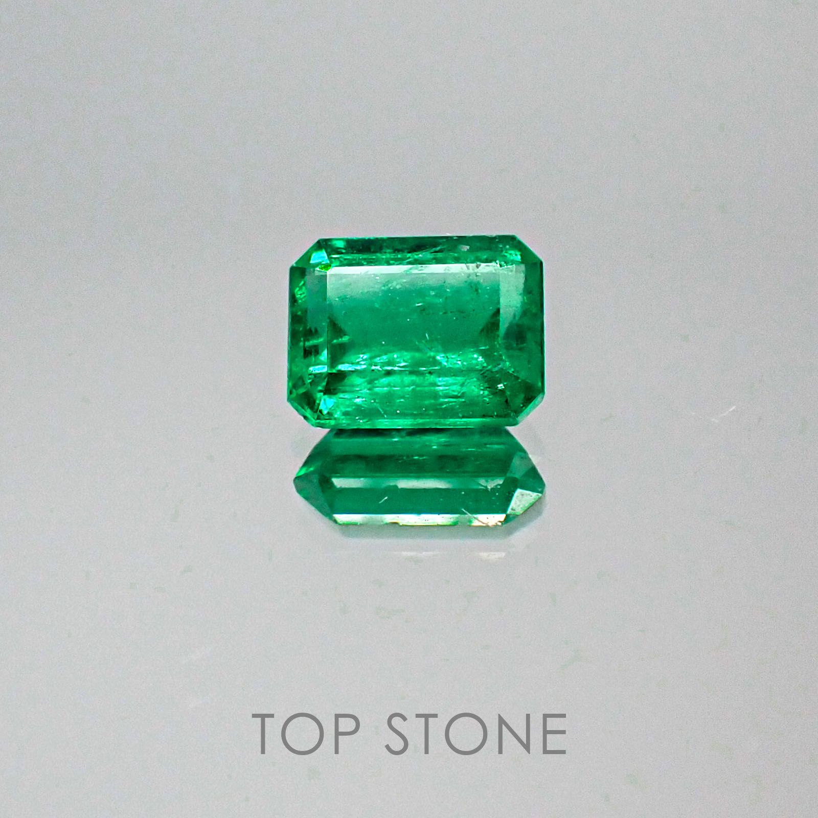 エメラルド コロンビア産 ルース 0.49ct[20062738]5.5×4.2mm前後