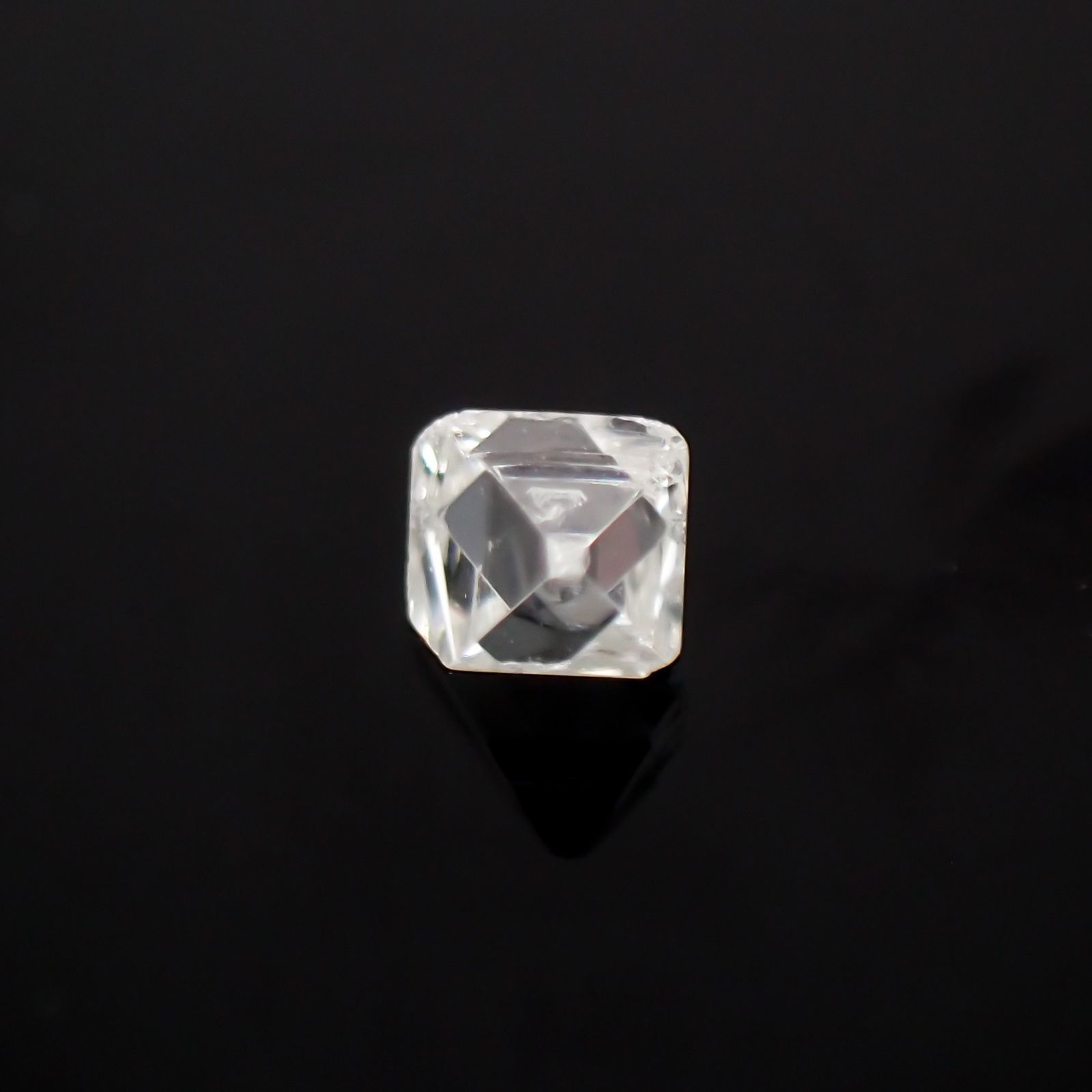 ソーヤブルダイヤモンド(宝石名ダイアモンド) ロシア産 原石・結晶 0.088ct 識別済[210410556]2.9×2.8mm前後