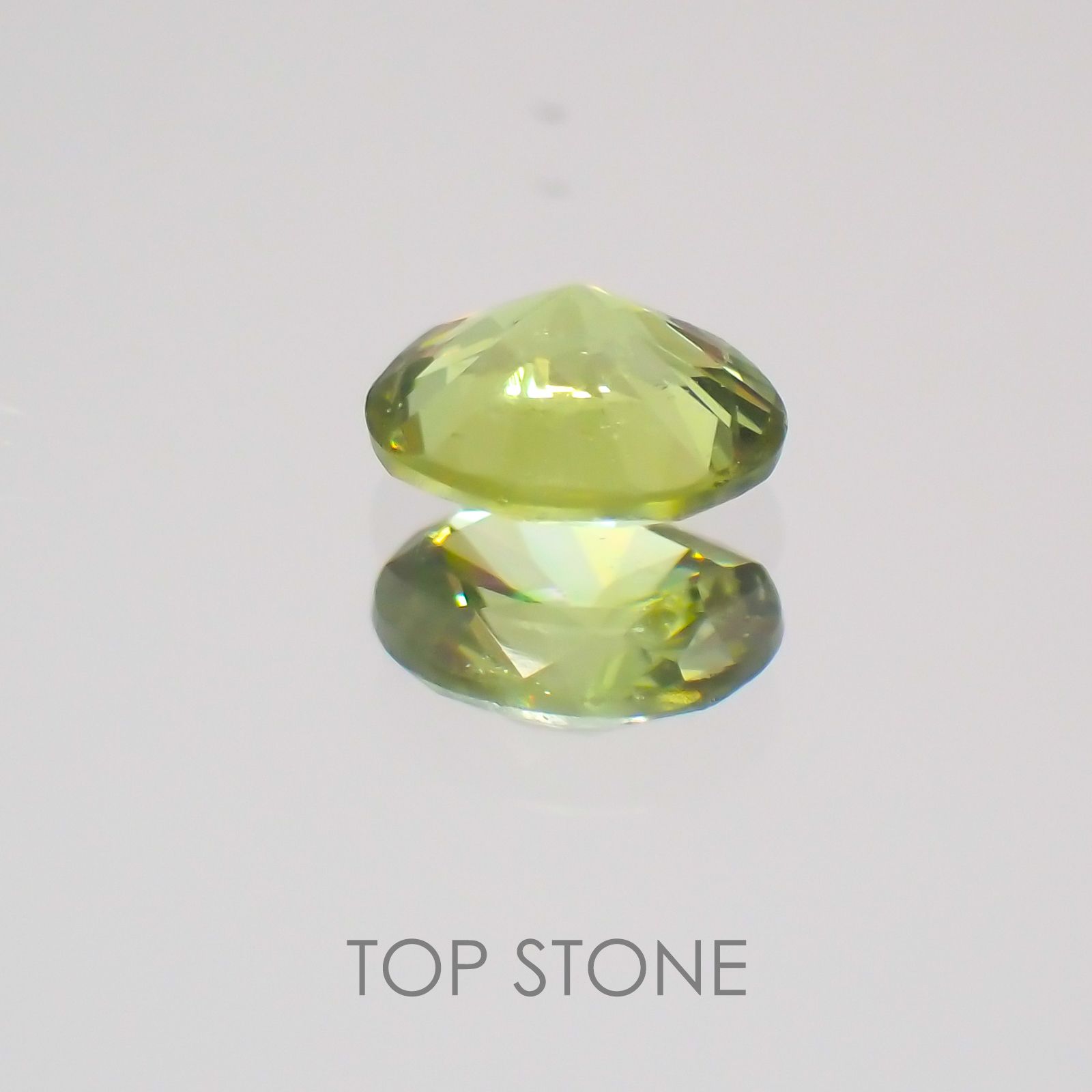 デマントイドガーネット(宝石名デマントイド・ガーネット) ナミビア産 0.18ct 識別済[21059886]3.9×3.1mm前後