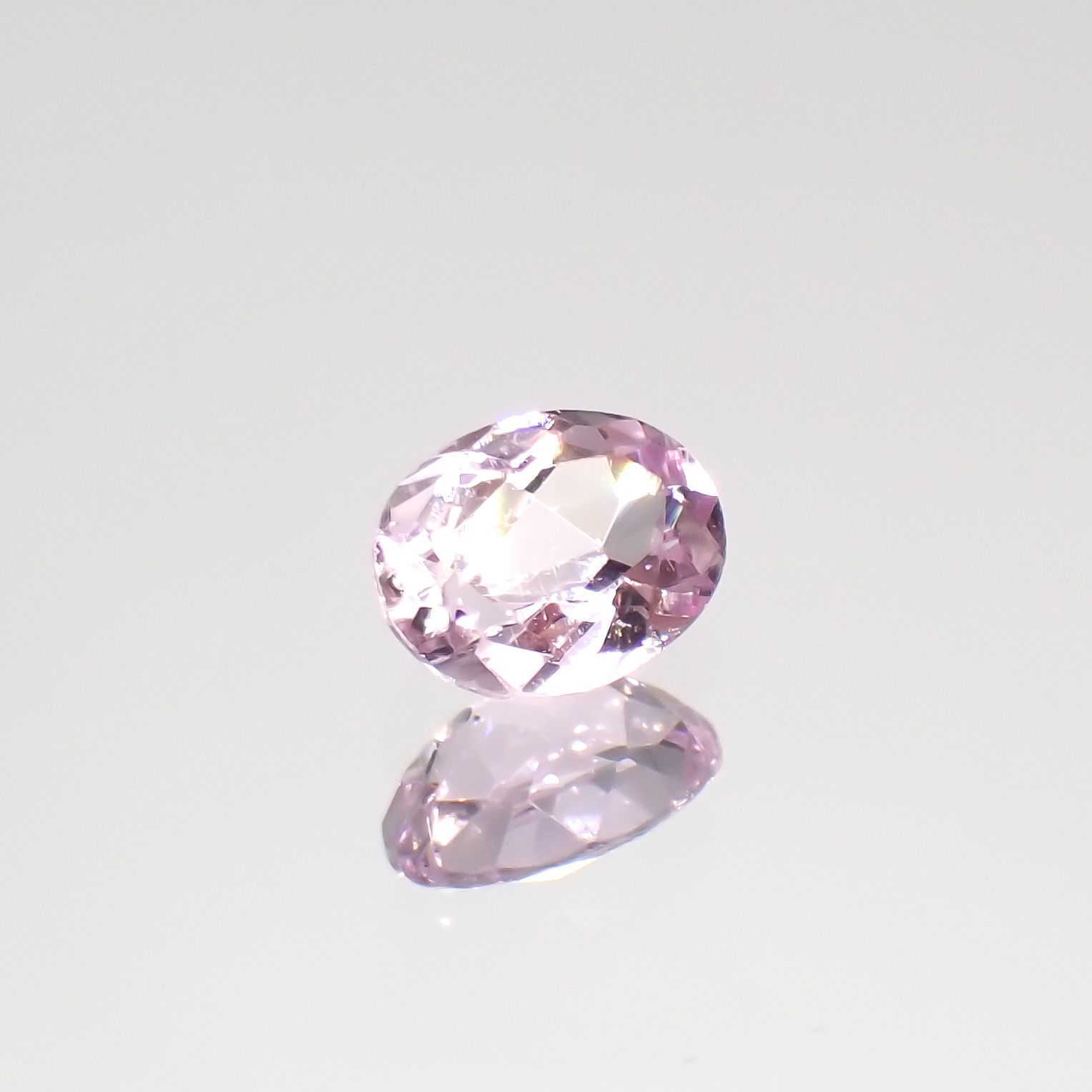 インペリアルトパーズ(宝石名トパーズ)ブラジル産 0.37ct 識別済[220114979]5x3.8mm前後