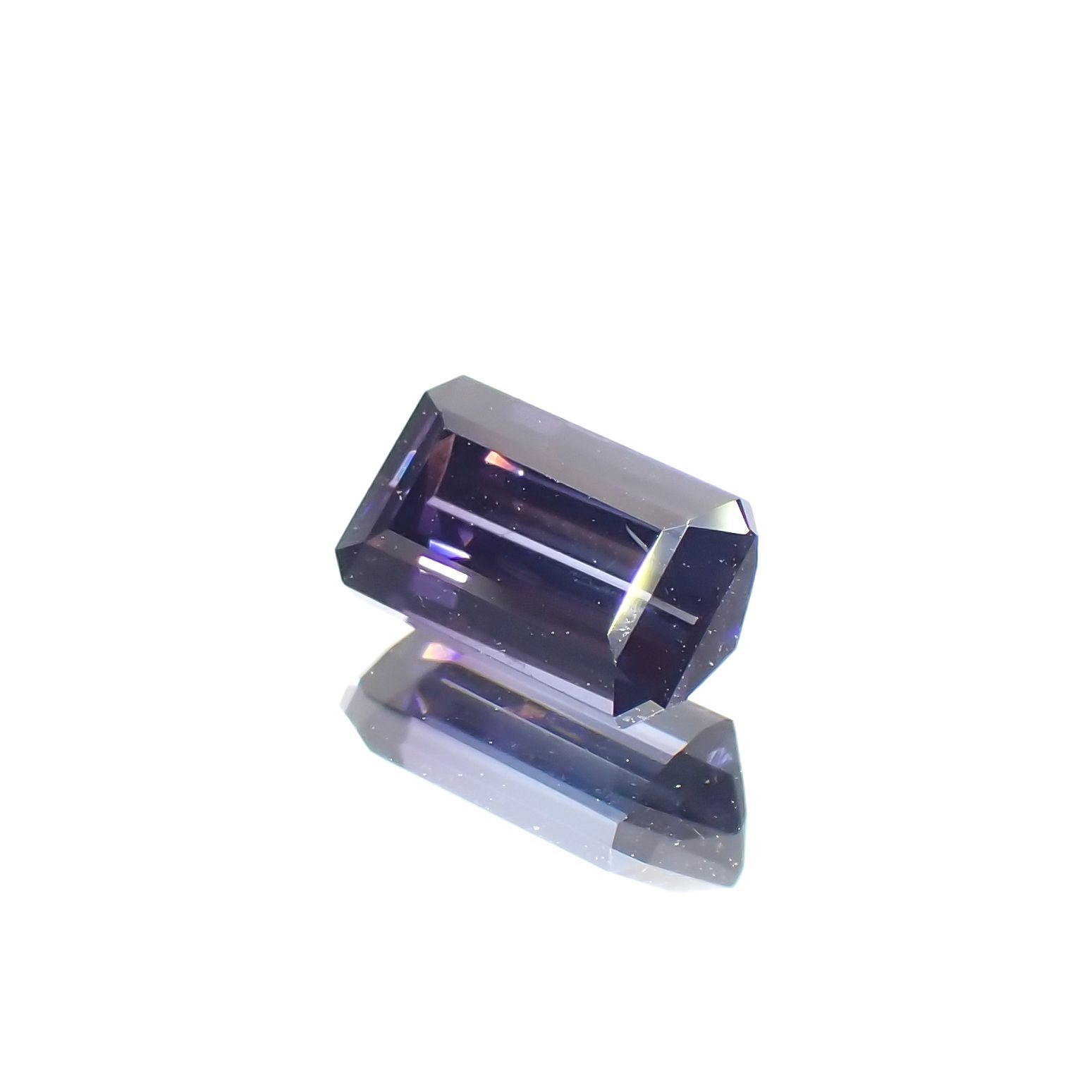 バイカラースピネル タンザニア/マダガスカル産 0.73ct[230722682]6.1x3.7mm前後