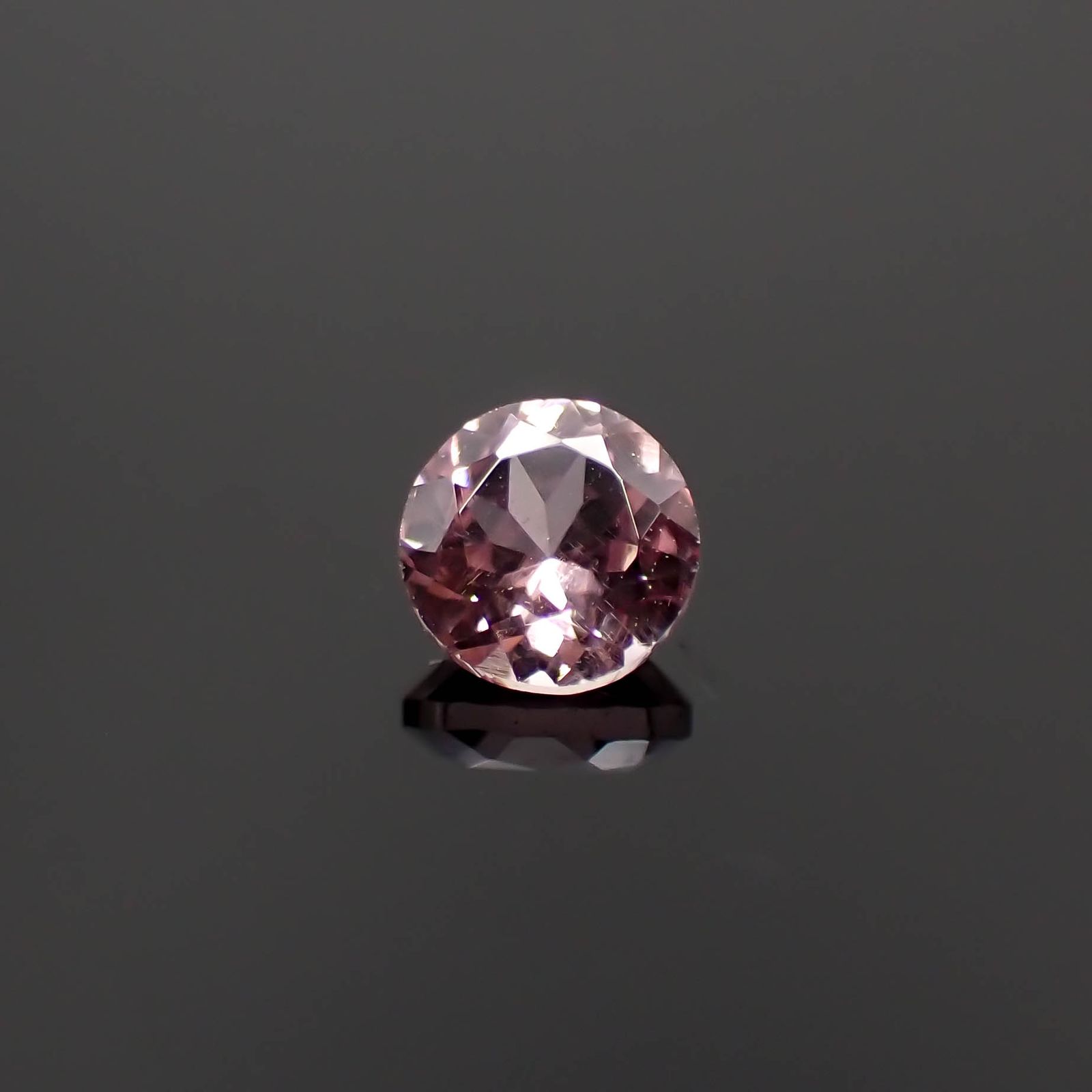 ドラゴンガーネット タンザニア産 0.32ct[230722962]4x4mm前後