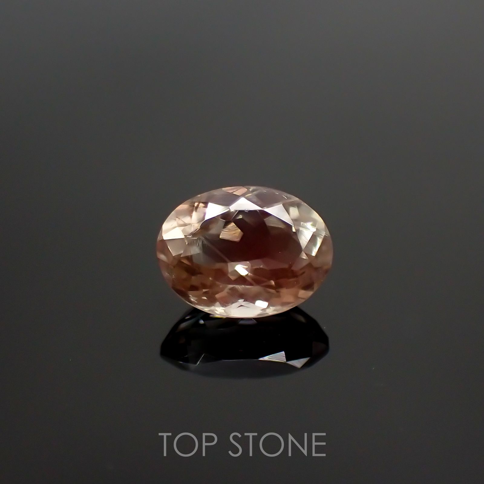 バイカラーオレゴンサンストーン(宝石名バイカラー・ラブラドライト) アメリカ・オレゴン州産 1.137ct ソ付(彩珠)[210711949]7.7×5.9mm前後