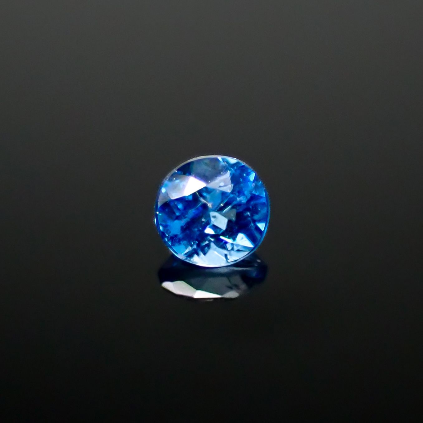 ラズライト 天藍石 ブラジル産 0.064ct [241029278]2.4x2.3mm