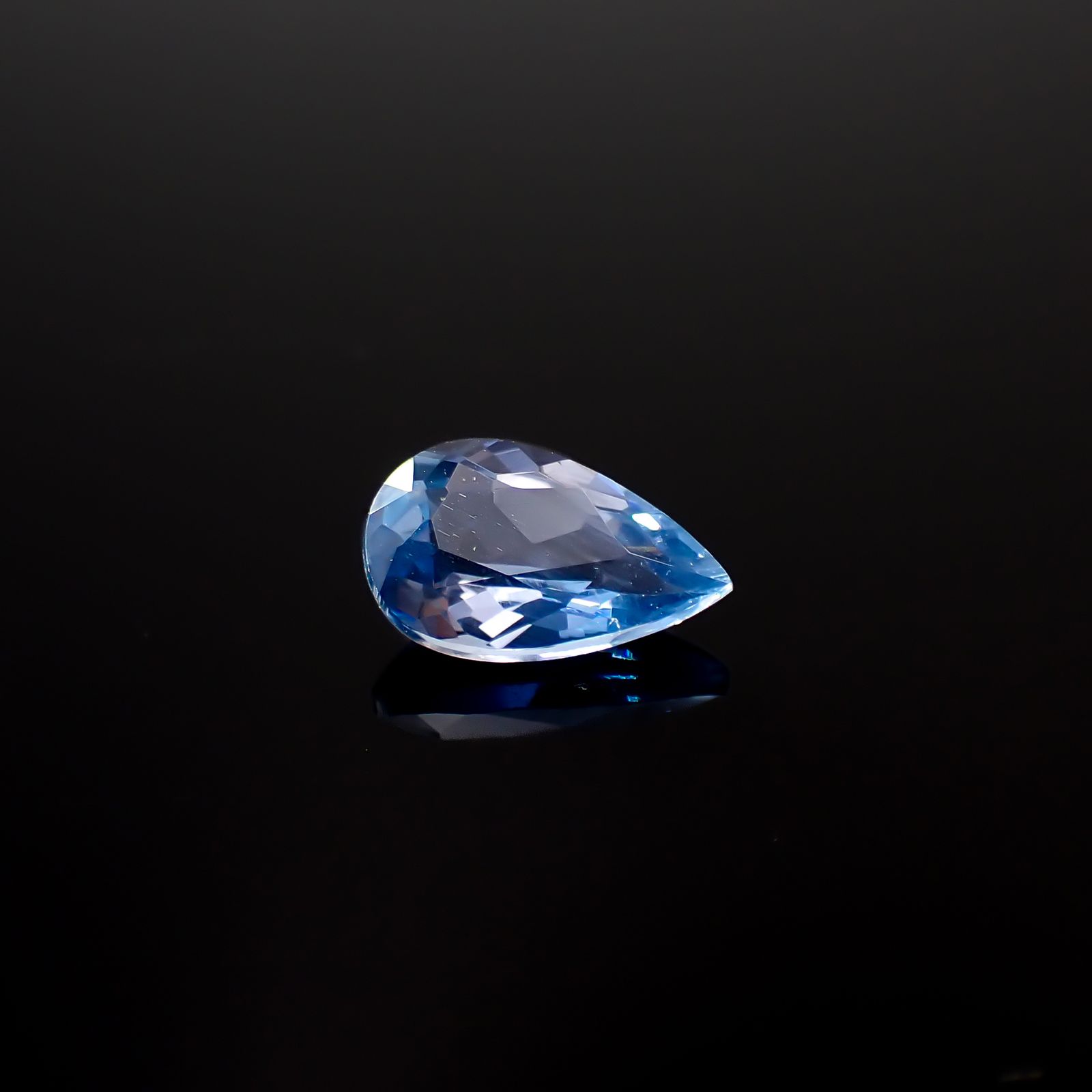 アパタイト フルオレッセンス ジンバブエ産 1.30ct[240929092]9.5x5.8mm前後