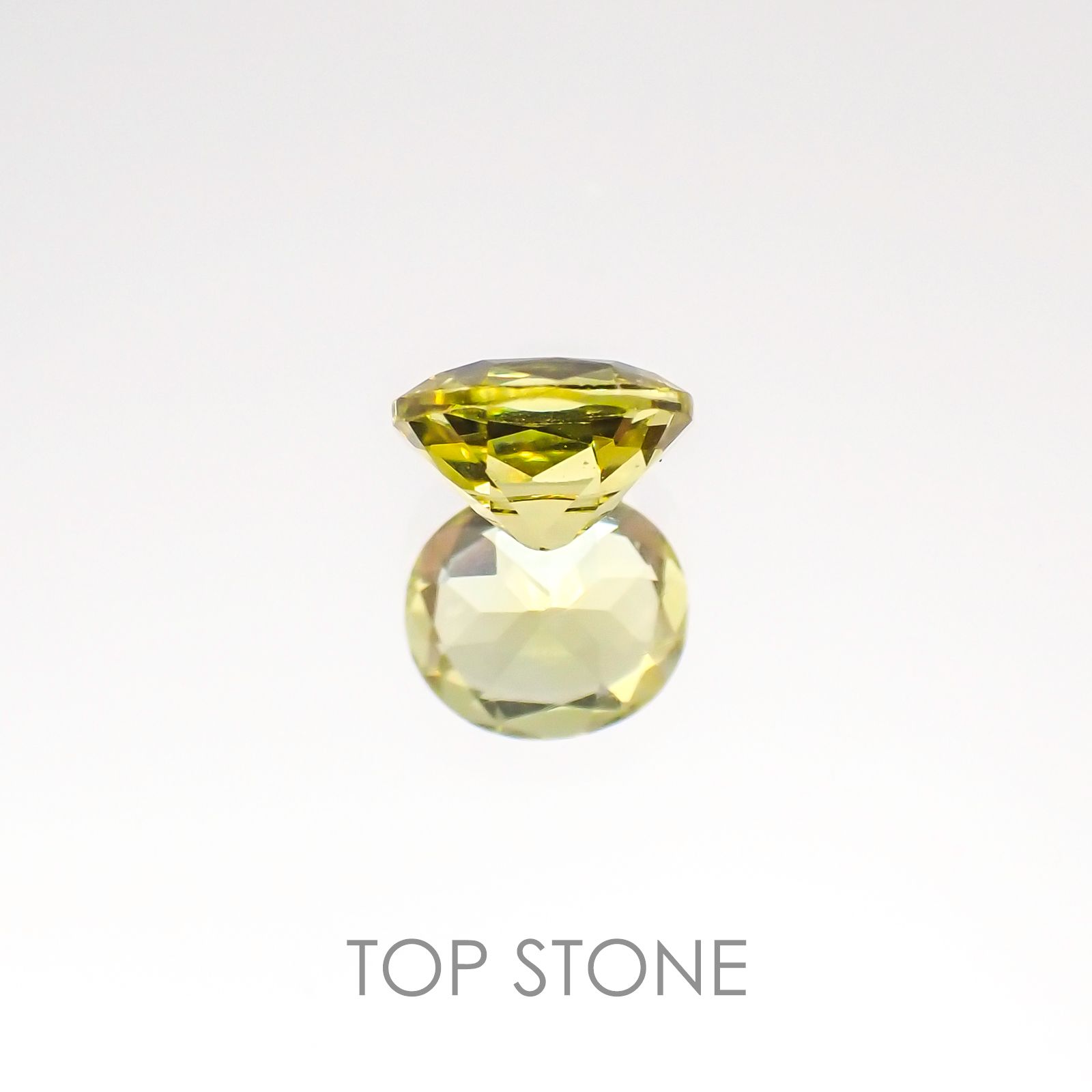 マリガーネット(宝石名ガーネット) マリ共和国産 0.48ct 識別済[20106911]4.9×4.3mm前後