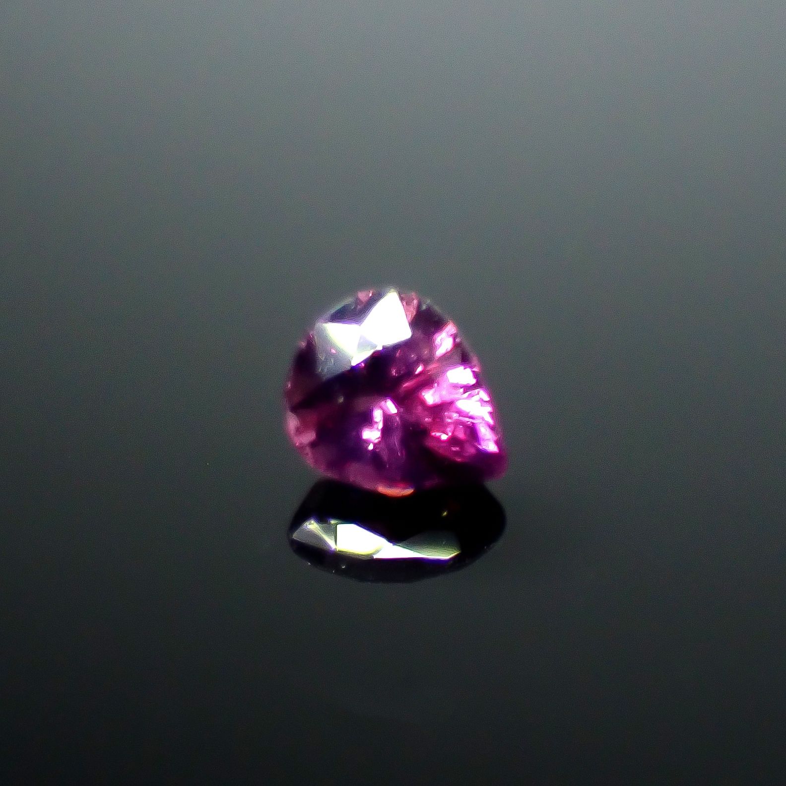 ウィンザーサファイア タンザニア・ウィンザー産 0.28ct [250730830]4.2x3.4mm前後