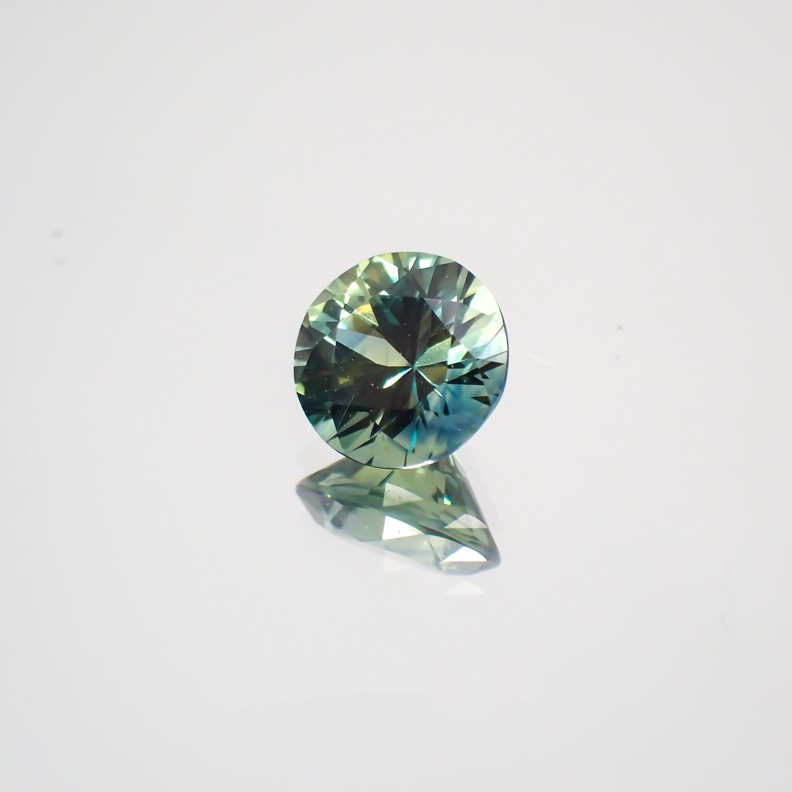 モンタナサファイア アメリカ産 ルース 0.79ct[210410621]5.5×5.5mm前後