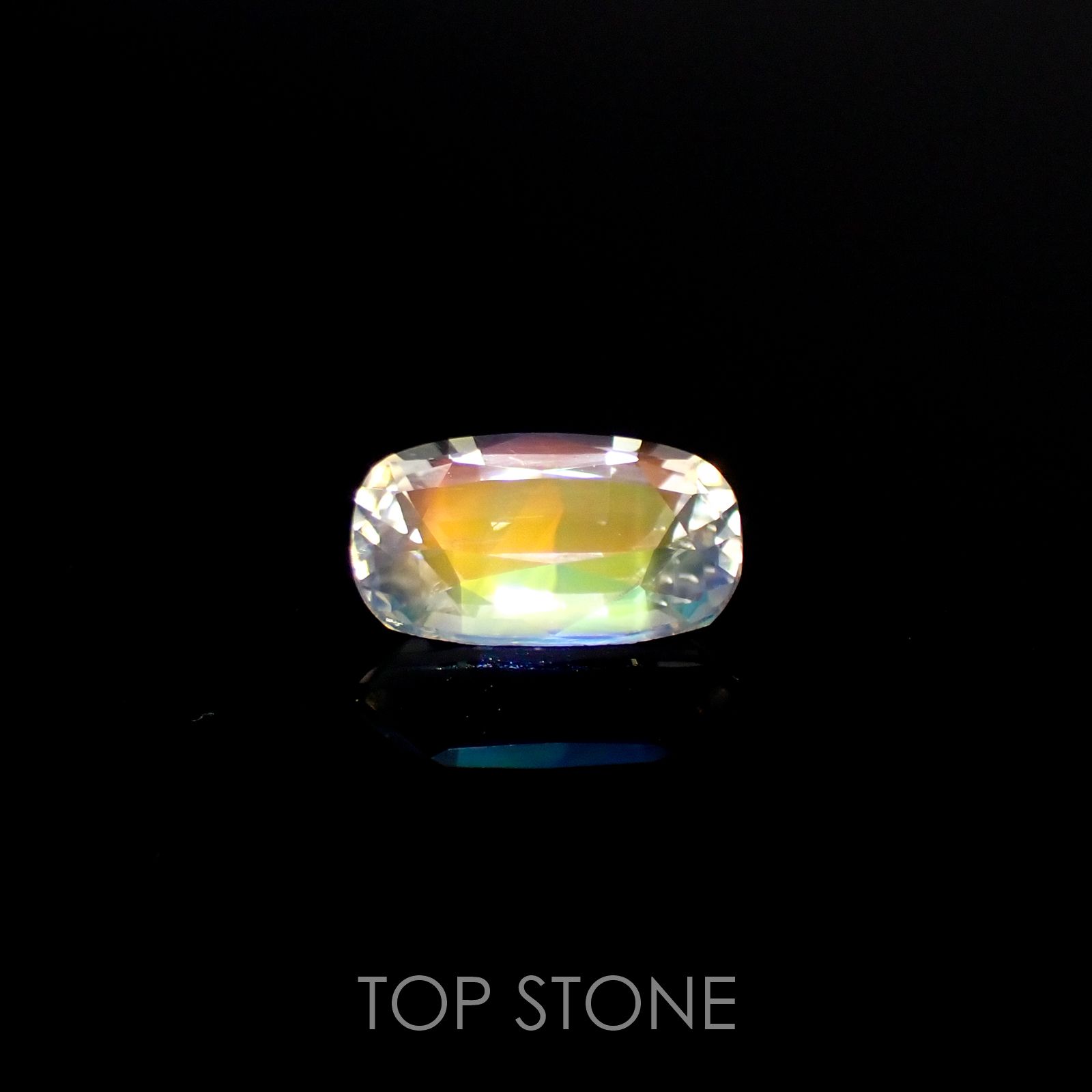 レインボームーンストーン(アンデシンラブラドライト) マダガスカル産 ルース 0.9ct[210410402]8×4.6mm前後