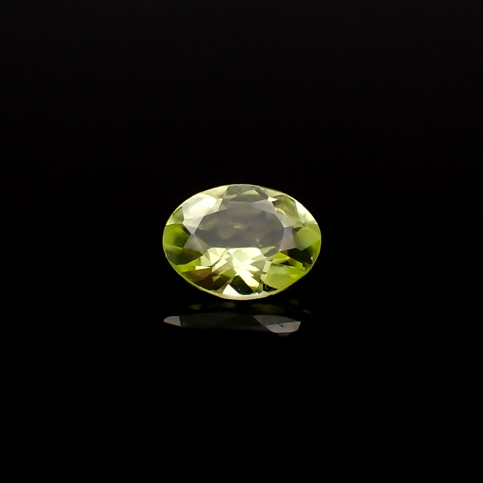 パロットクリソベリル(宝石名クリソベリル)インド産 0.33ct 識別済[231225180]5x3.9mm前後