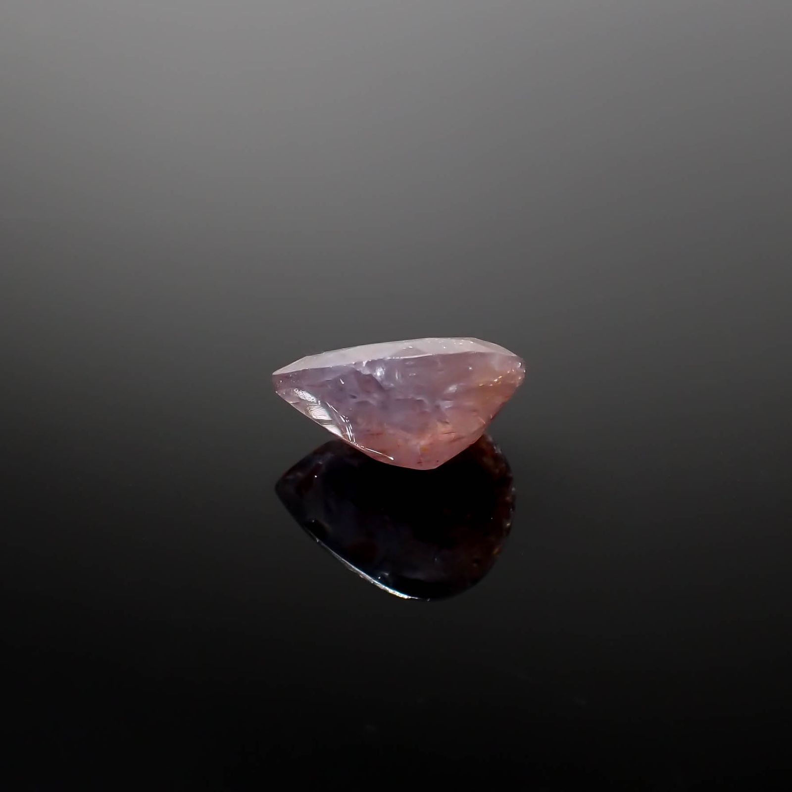 ブラッドショットアイオライト インド産 2.61ct[240125375]10.9x8.9mm前後