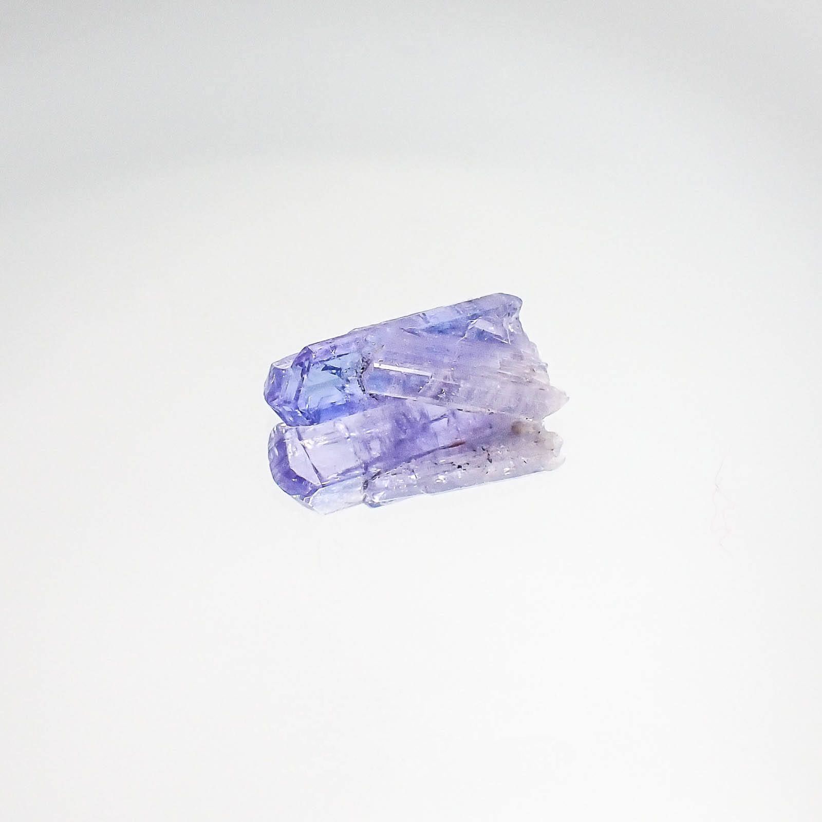 タンザナイト 原石(宝石名タンザナイト)タンザニア産 3.83ct 識別済[230522228]14.1x8.8mm前後