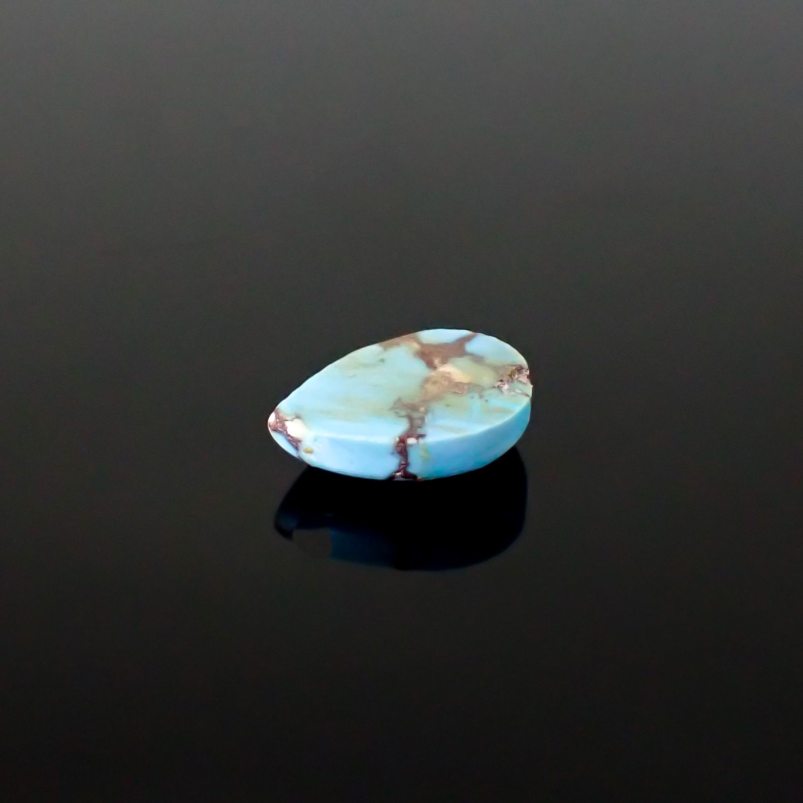 ターコイズ カザフスタン・ゴールデンヒル鉱山産 1.76ct / 10.2x7.1mm前後 [260632395]