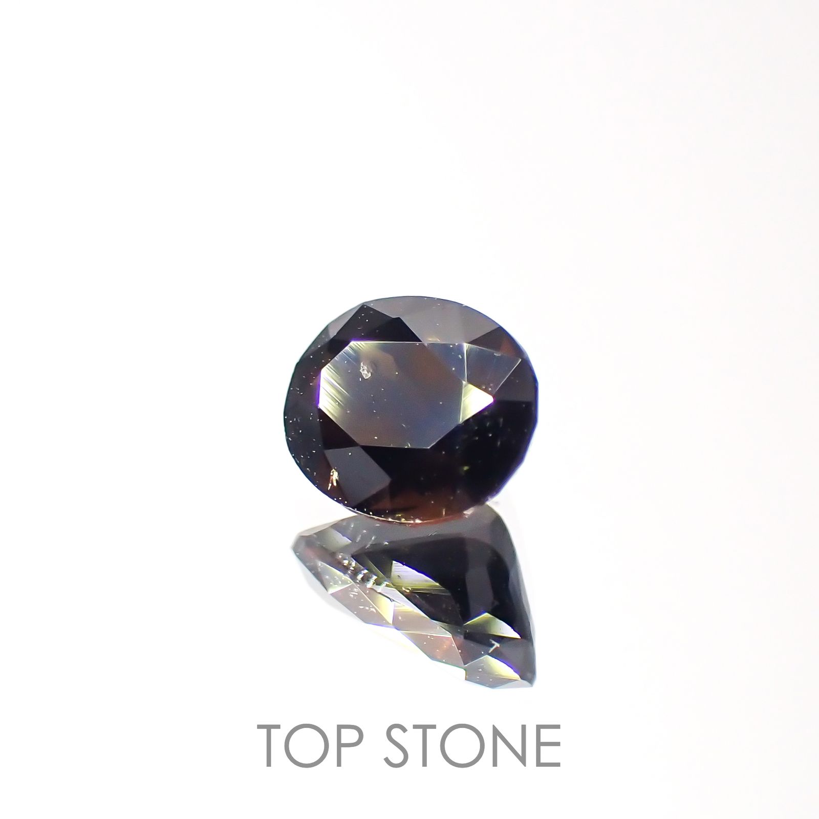 エピドート(宝石名エピドート)タンザニア産 0.59ct 識別済[221018698]5.9x4.5mm前後