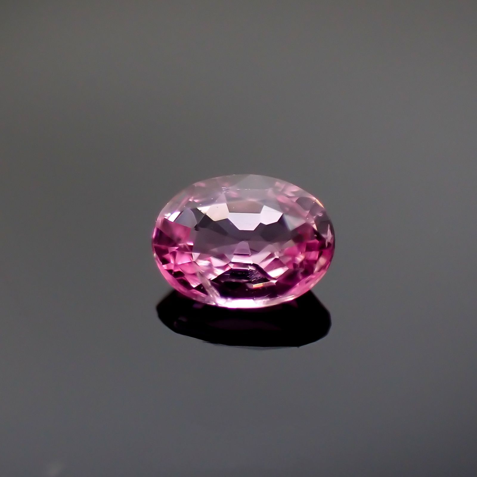 パパラチャサファイア(宝石名サファイア/別名パパラチャ・サファイア) スリランカ産 0.214ct ソ付(DGL)[20106140]4×3.1mm前後