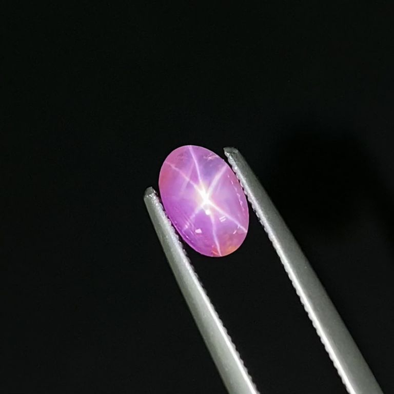 ピンクスターサファイア スリランカ産 0.95ct[240326406]6.7x4.5mm前後  