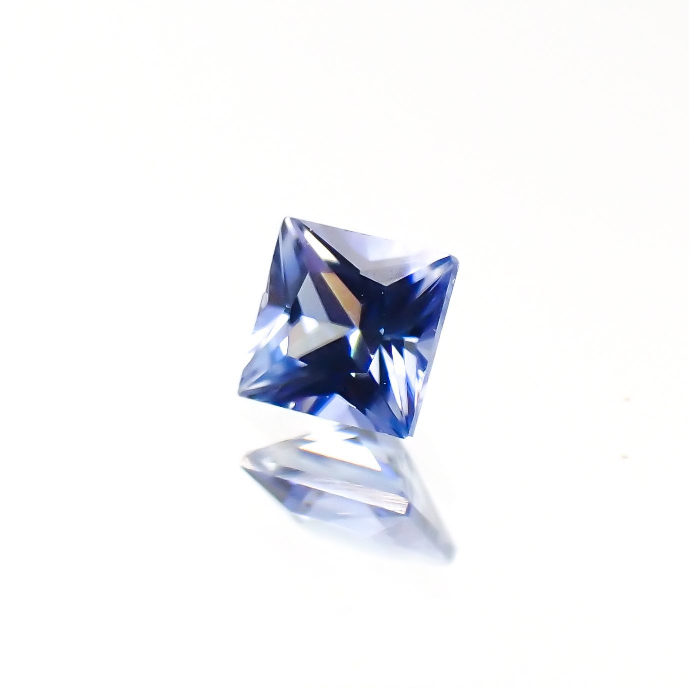 ◇プリンセスカット◇ベニトアイト アメリカ・カリフォルニア州産 0.13ct[221118977]2.7x2.7mm前後