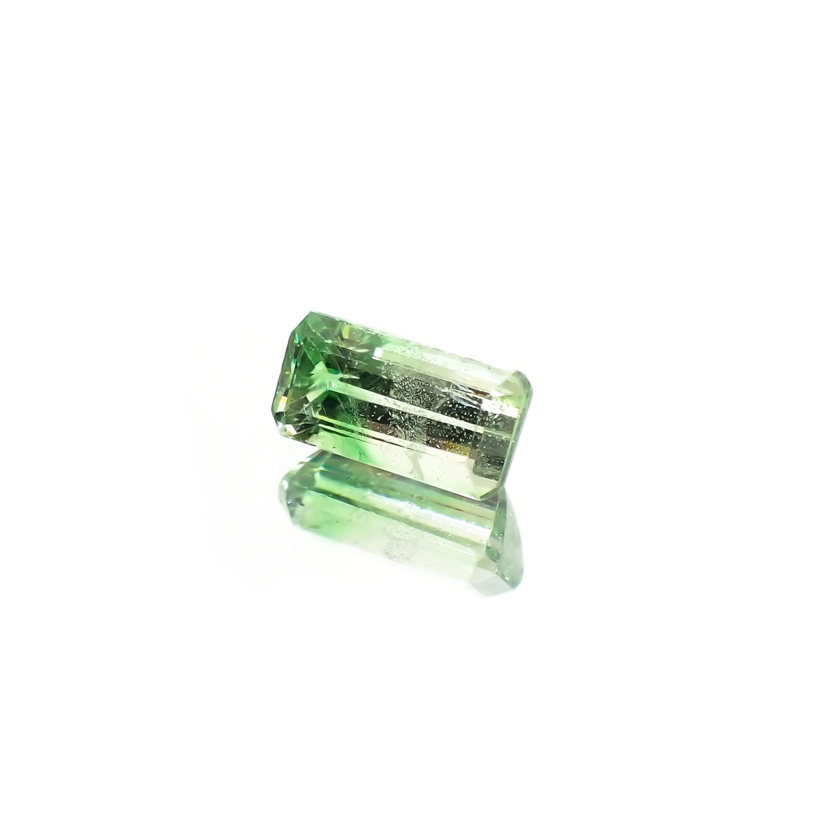 バイカラーツァボライト(宝石名グリーン グロッシュラー・ガーネット) タンザニア産 1.23ct 識別済[210711909]7.9×4mm前後