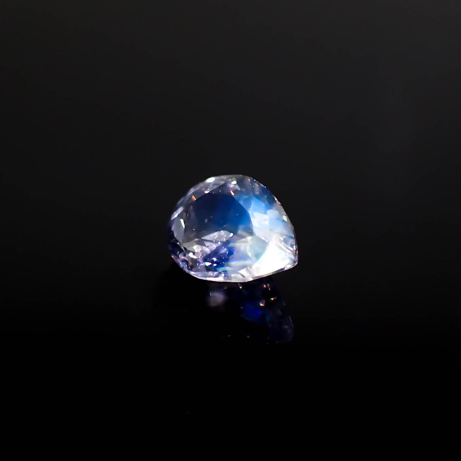 レインボームーンストーン ザンビア産 0.62ct[240326927]7x5.1mm前後