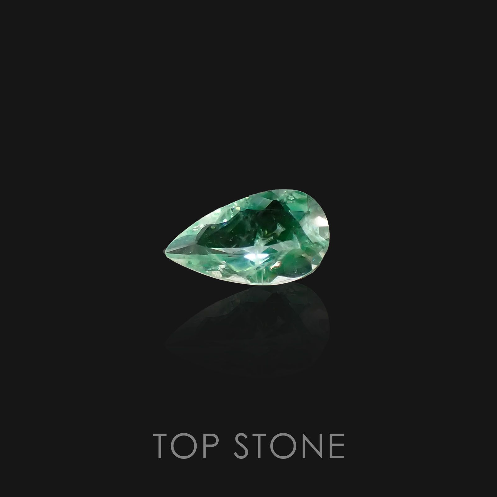 ハイアライトオパール メキシコ産 ルース 0.62ct[20085259]8.4×5mm前後