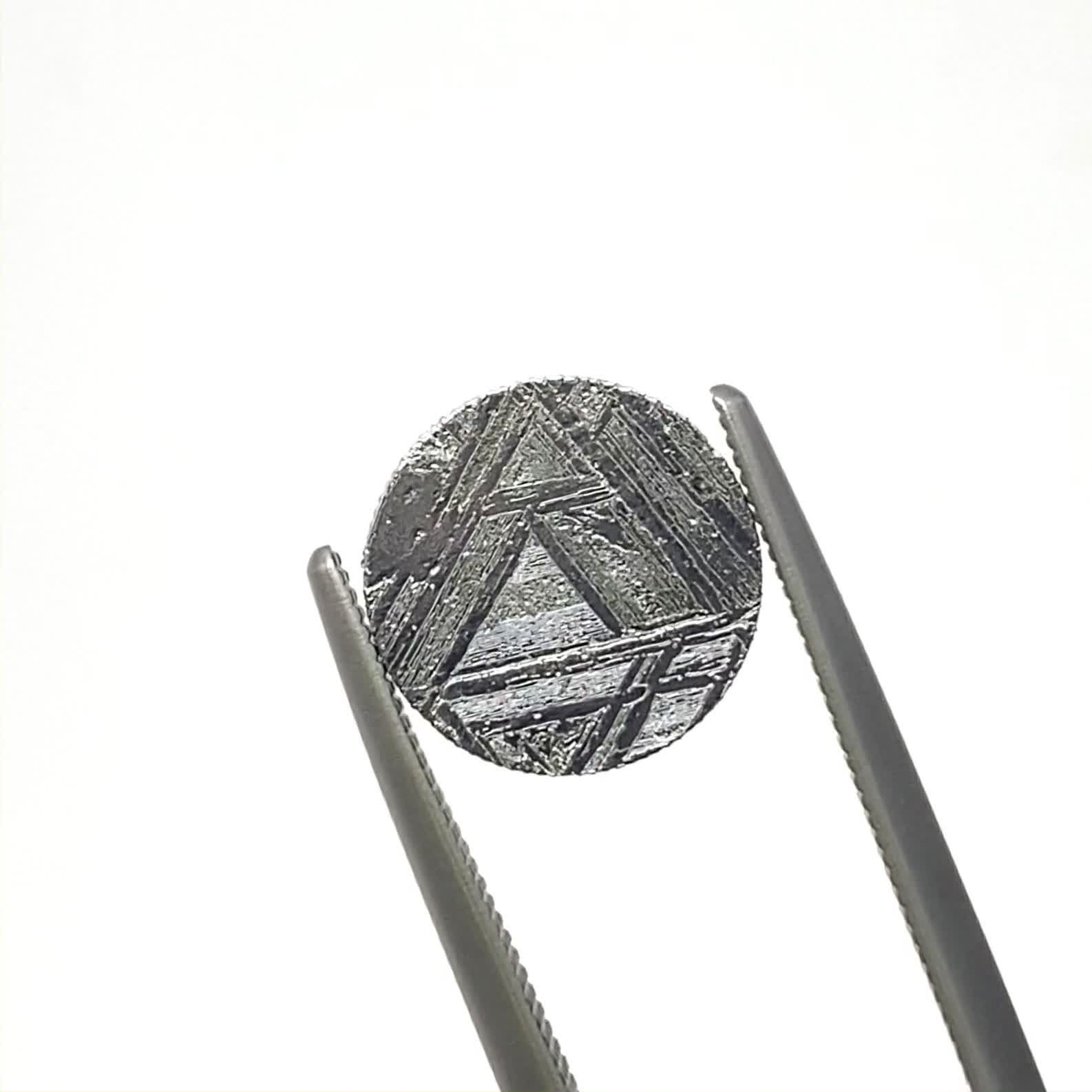 勾玉 ムオニオナルスタ隕石 meteorite90 粒販売】ムオニナルスタ隕石 メテオライト 丸玉 13～14mm【1粒