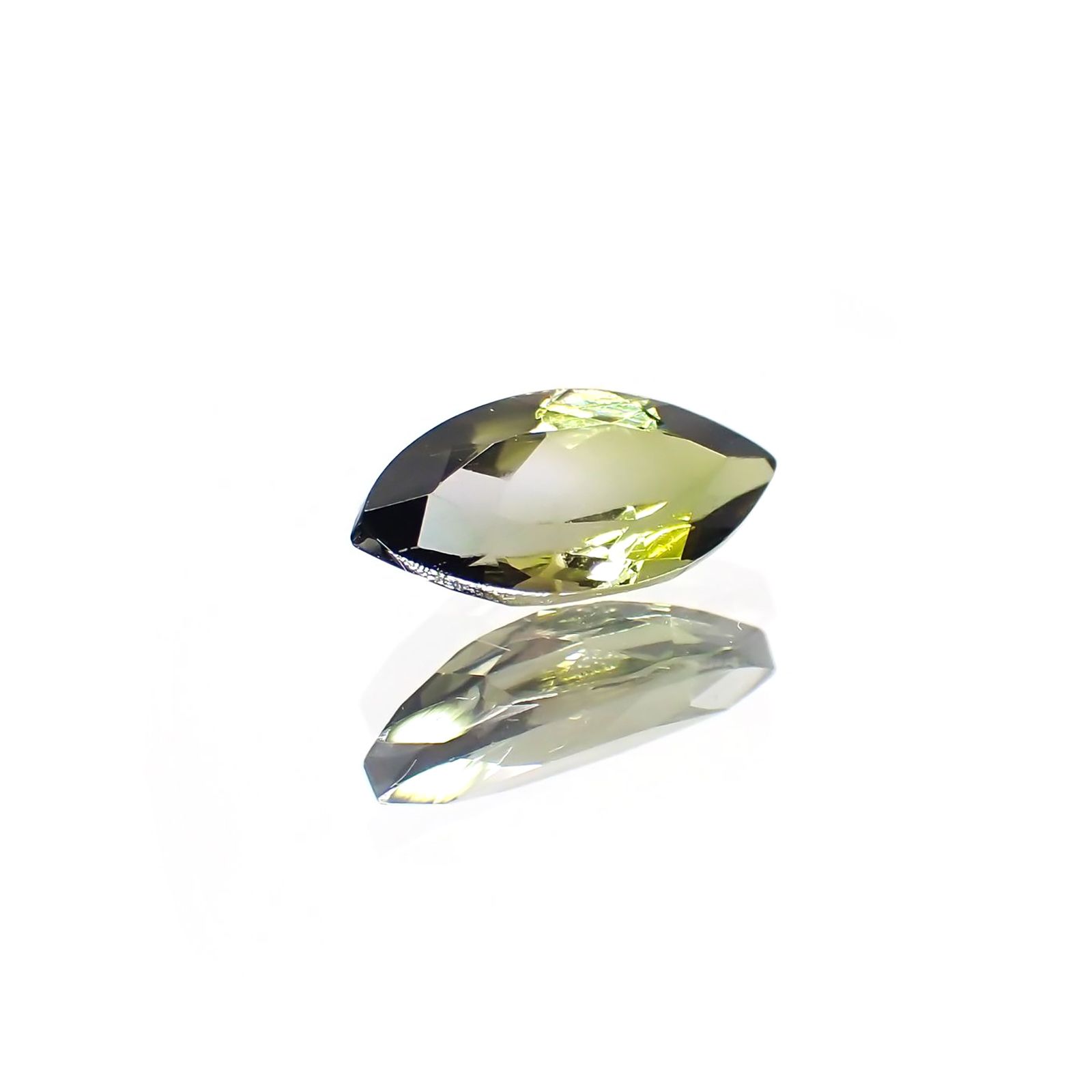 バイカラートルマリン(宝石名バイカラー・トルマリン) ブラジル/アフリカ産 0.81ct 識別済[211013569]9.1×4.4mm前後