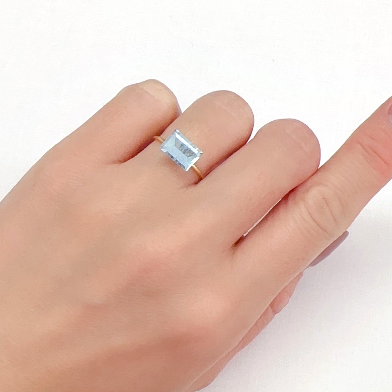 ◇ミラーカット◇アクアマリン モザンビーク産 1.76ct[240226103]9x6.4mm前後