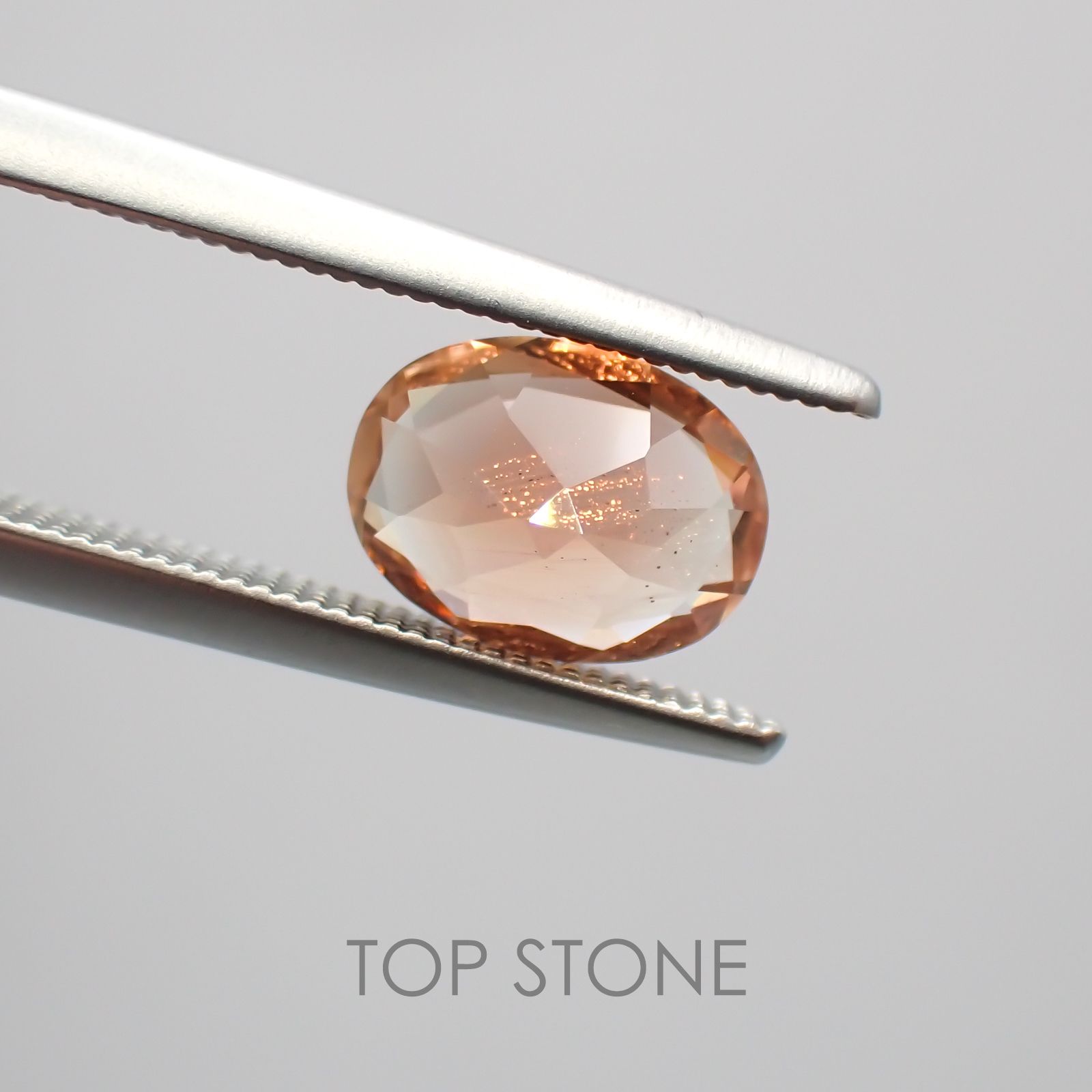 オレゴンサンストーン(宝石名ラブラドライト) アメリカ・オレゴン州産 1.21ct 識別済[210410381]8×6.1mm前後