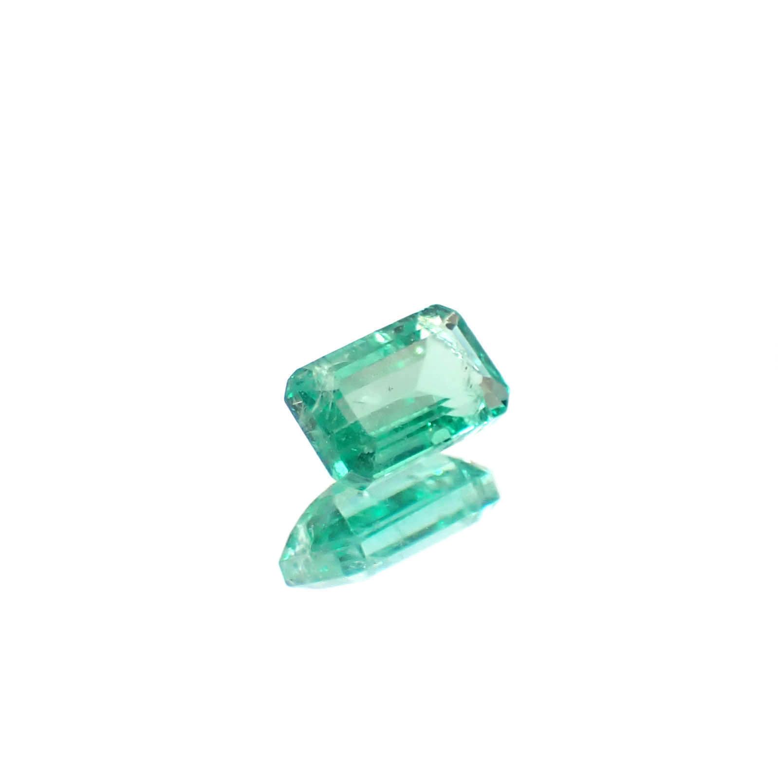 エメラルド ザンビア産 0.27ct [250430234]4.8x2.8mm前後