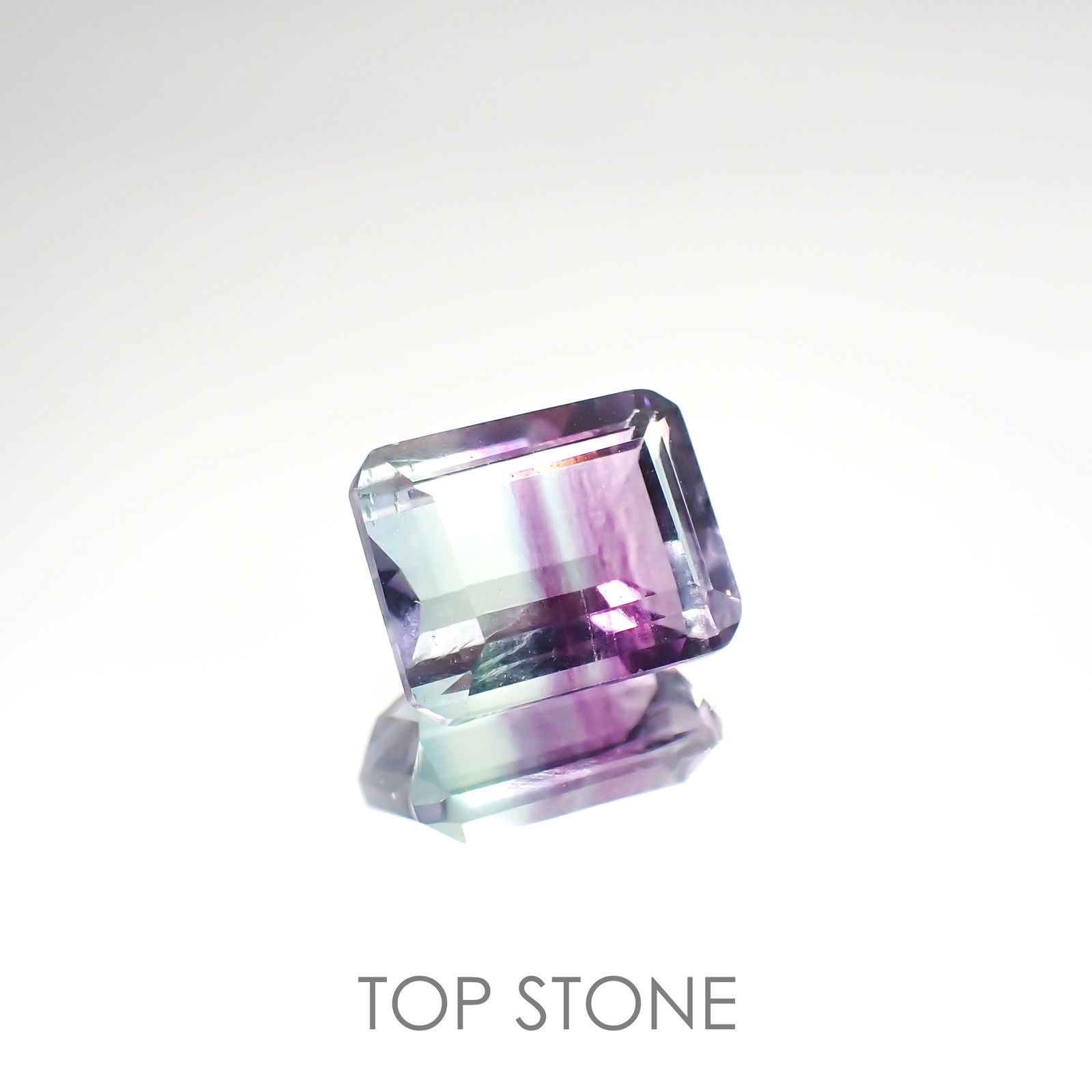 バイカラーフローライト ブラジル産 ルース 4.36ct[210913209]10.1×8mm前後