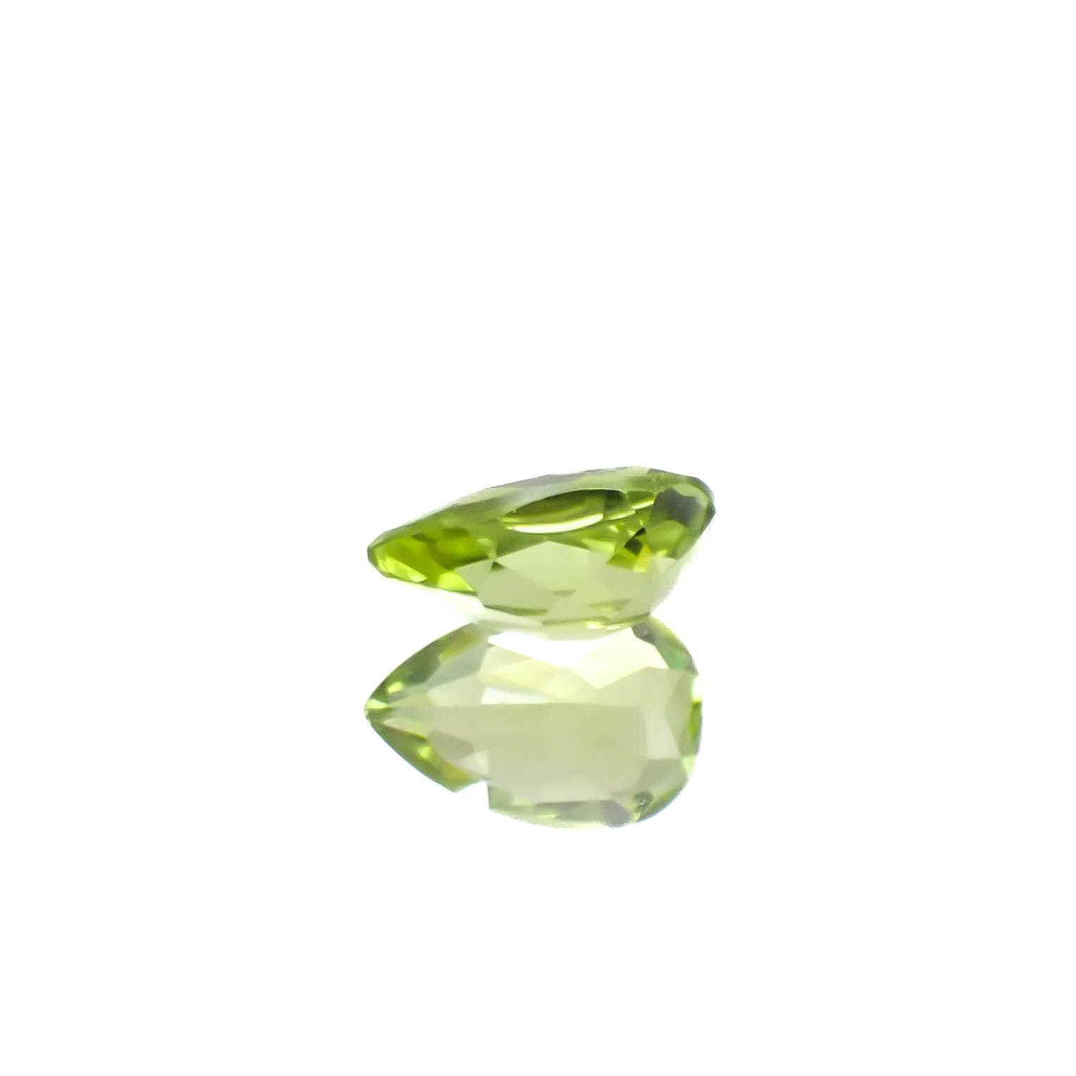 ペリドット 中国産 1.42ct [250330114]8.9x6mm前後